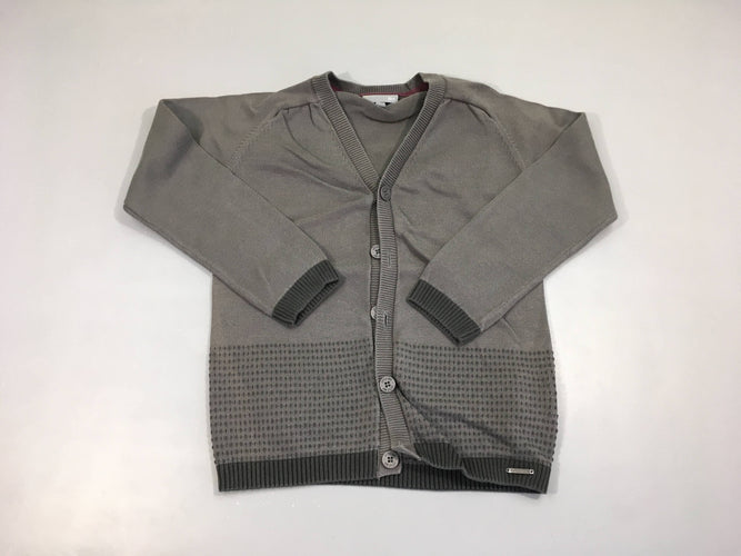 Gilet gris légèrement bouloché, moins cher chez Petit Kiwi