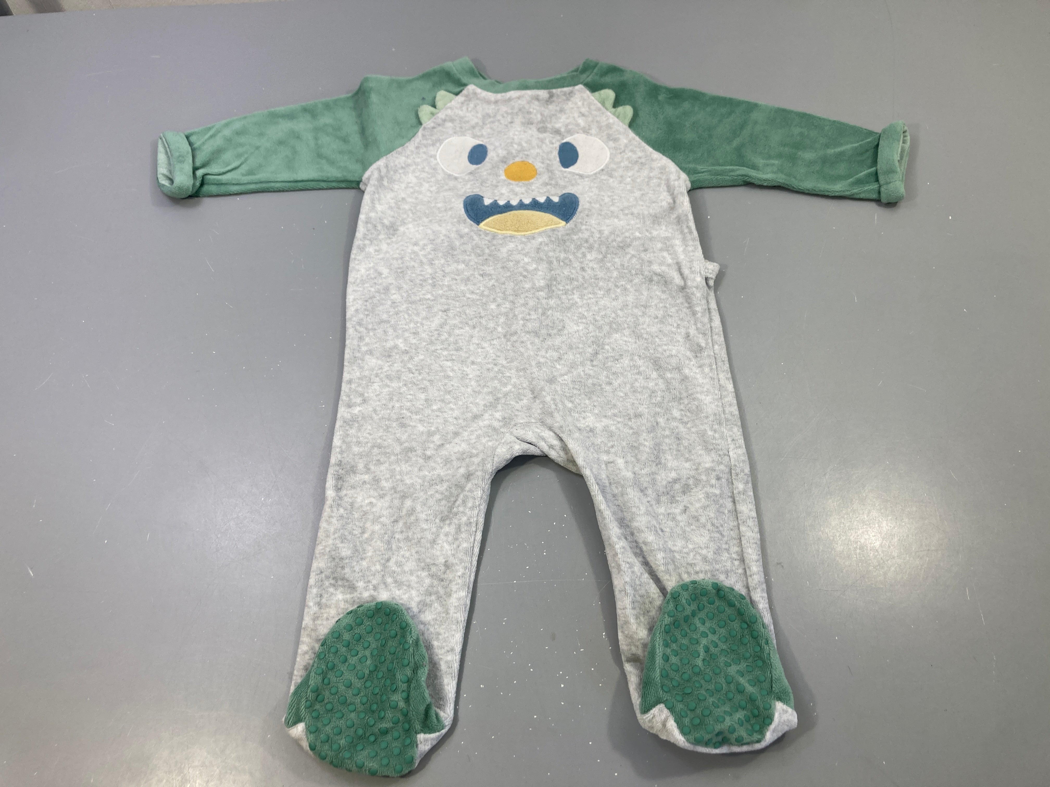 Pyjama gris/vert, motif dinosaure, dos à pics