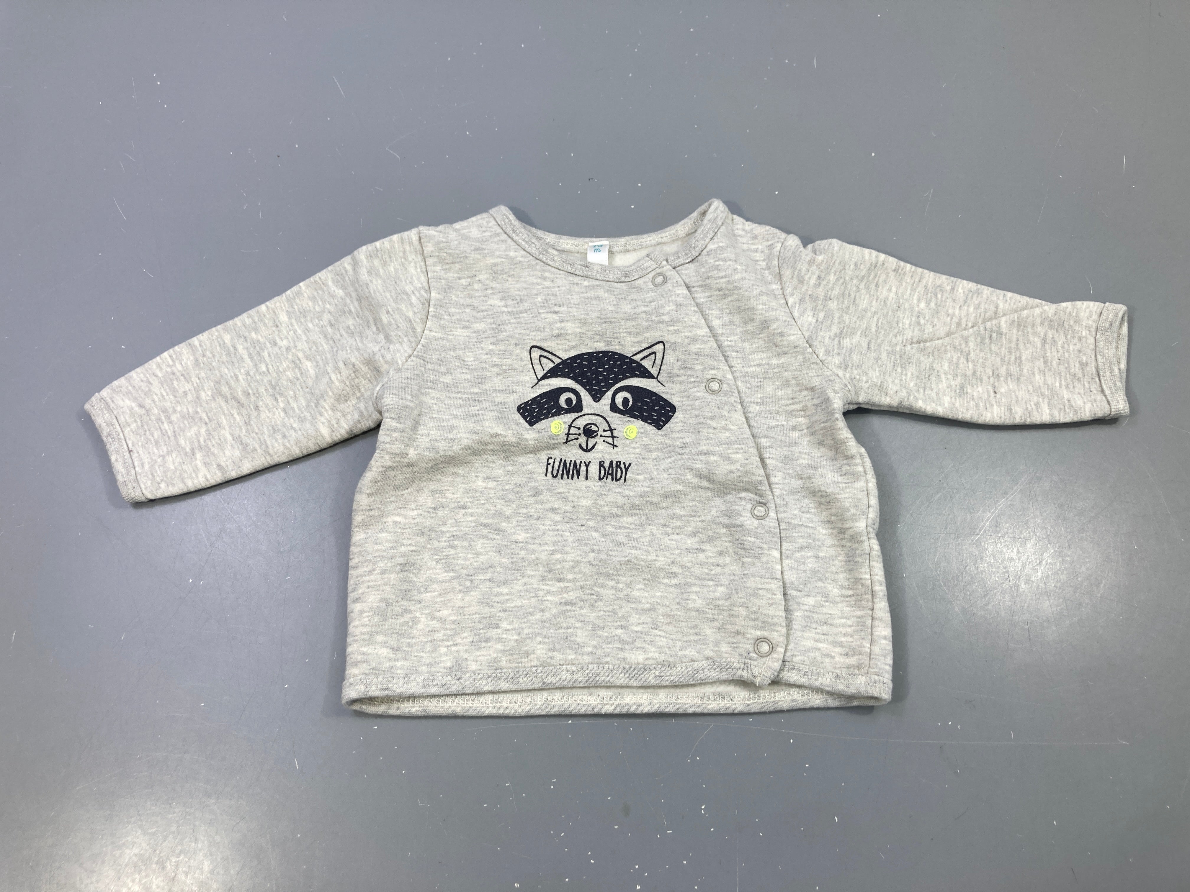 Gilet gris chiné, raton laveur brodé 'Funny Baby'