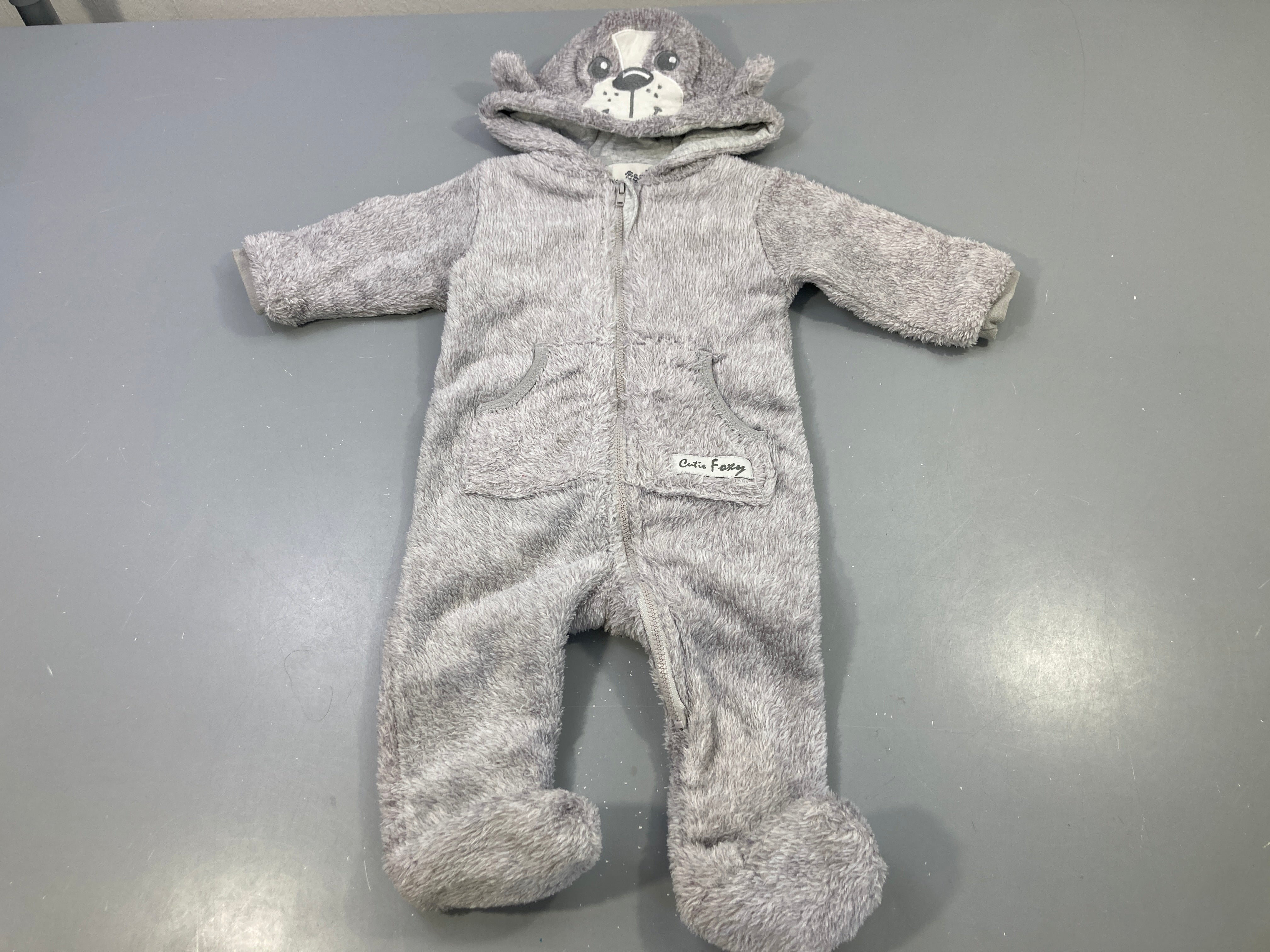 Combinaison peluche grise capuche chien, poches, Cutie Foxy