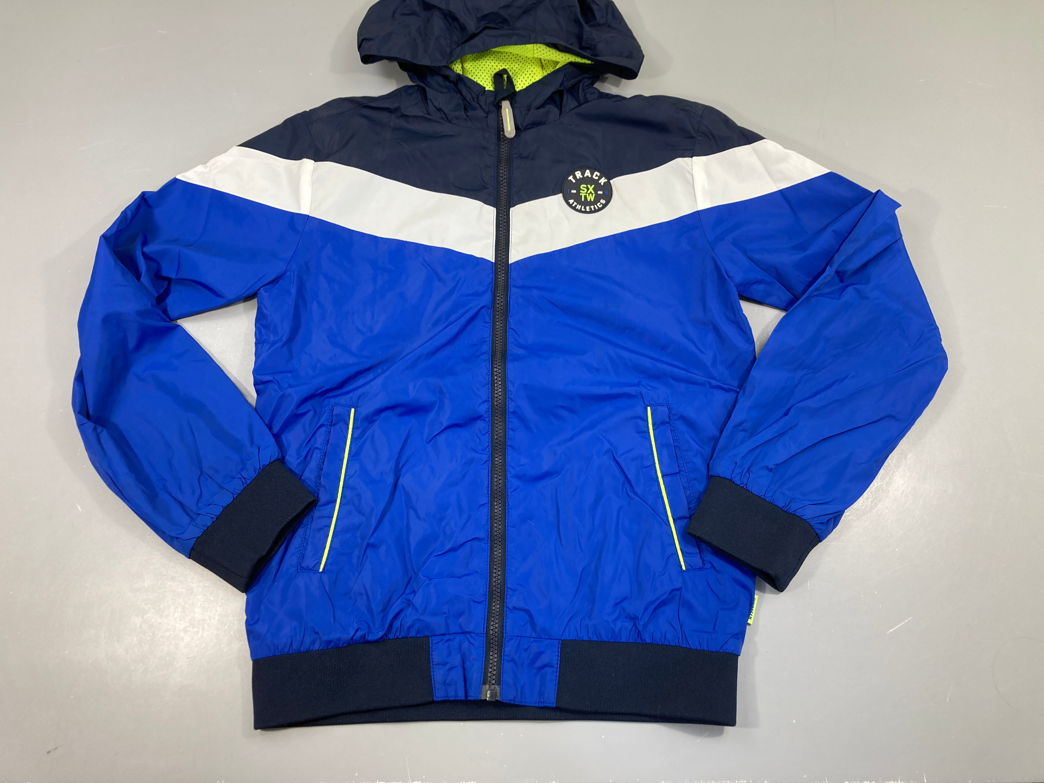 Veste coupe vent bleu à capuche
