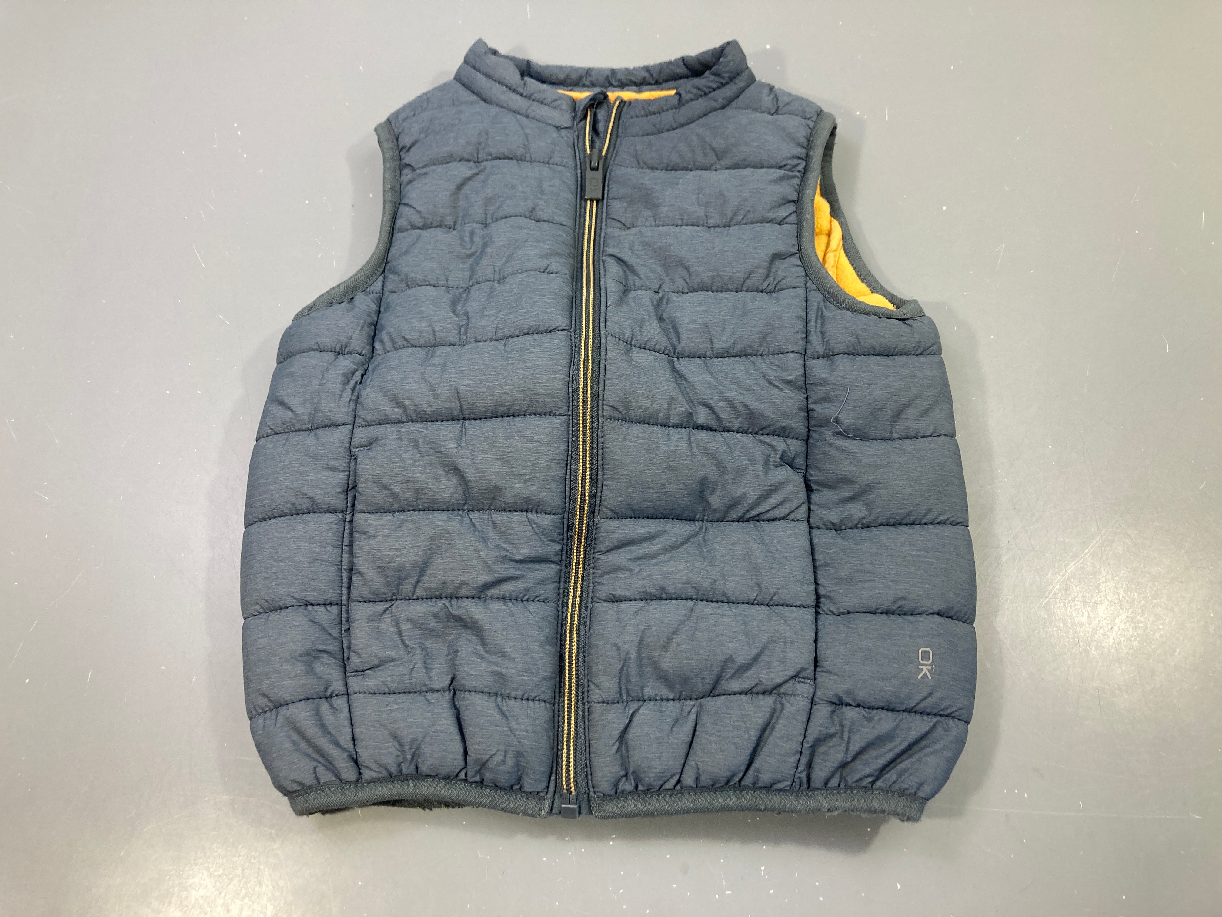 Bodywarmer gris chiné zippé, doublure polar jaune