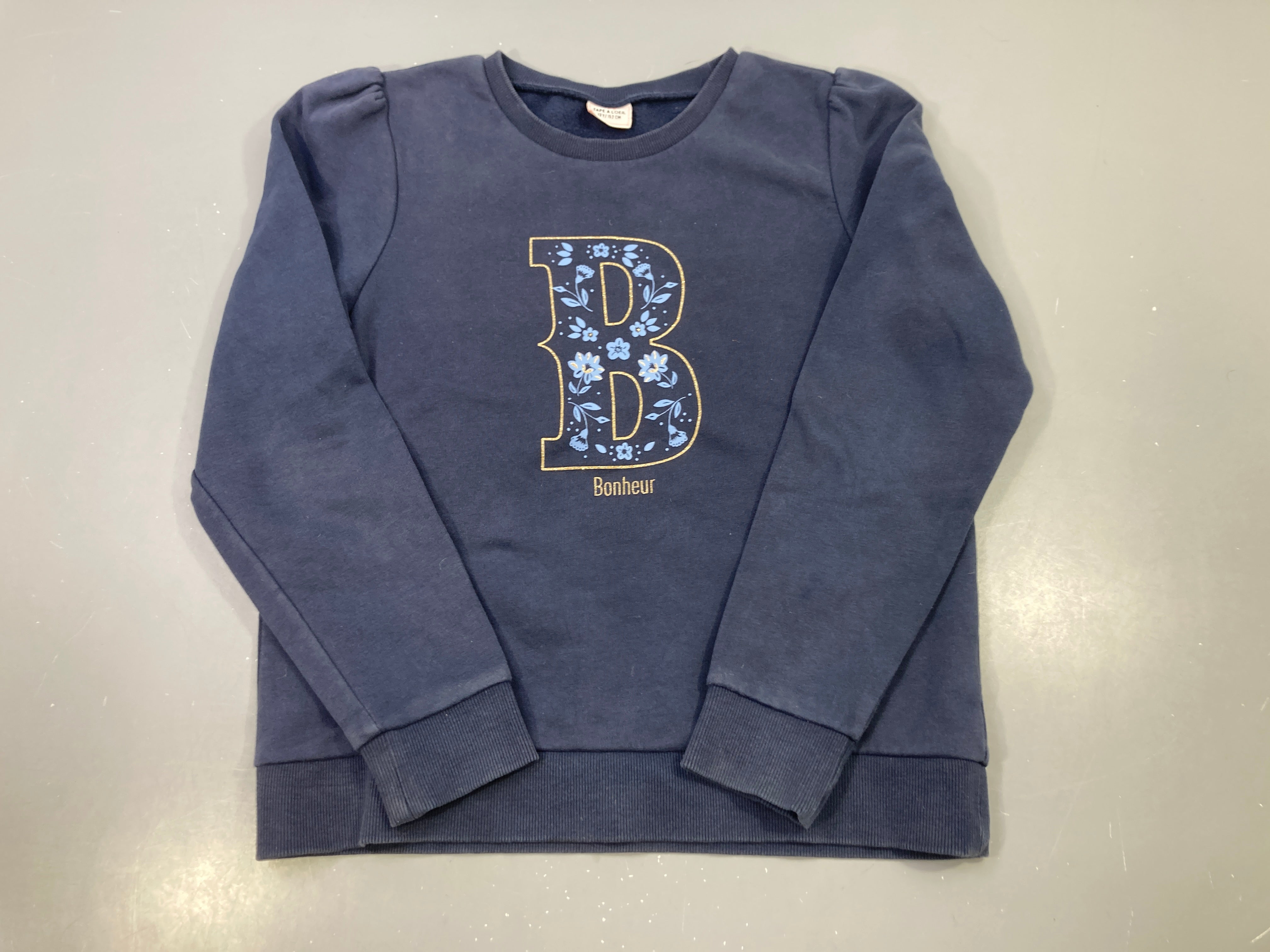 Sweat bleu marine B Bonheur brodé fleurs