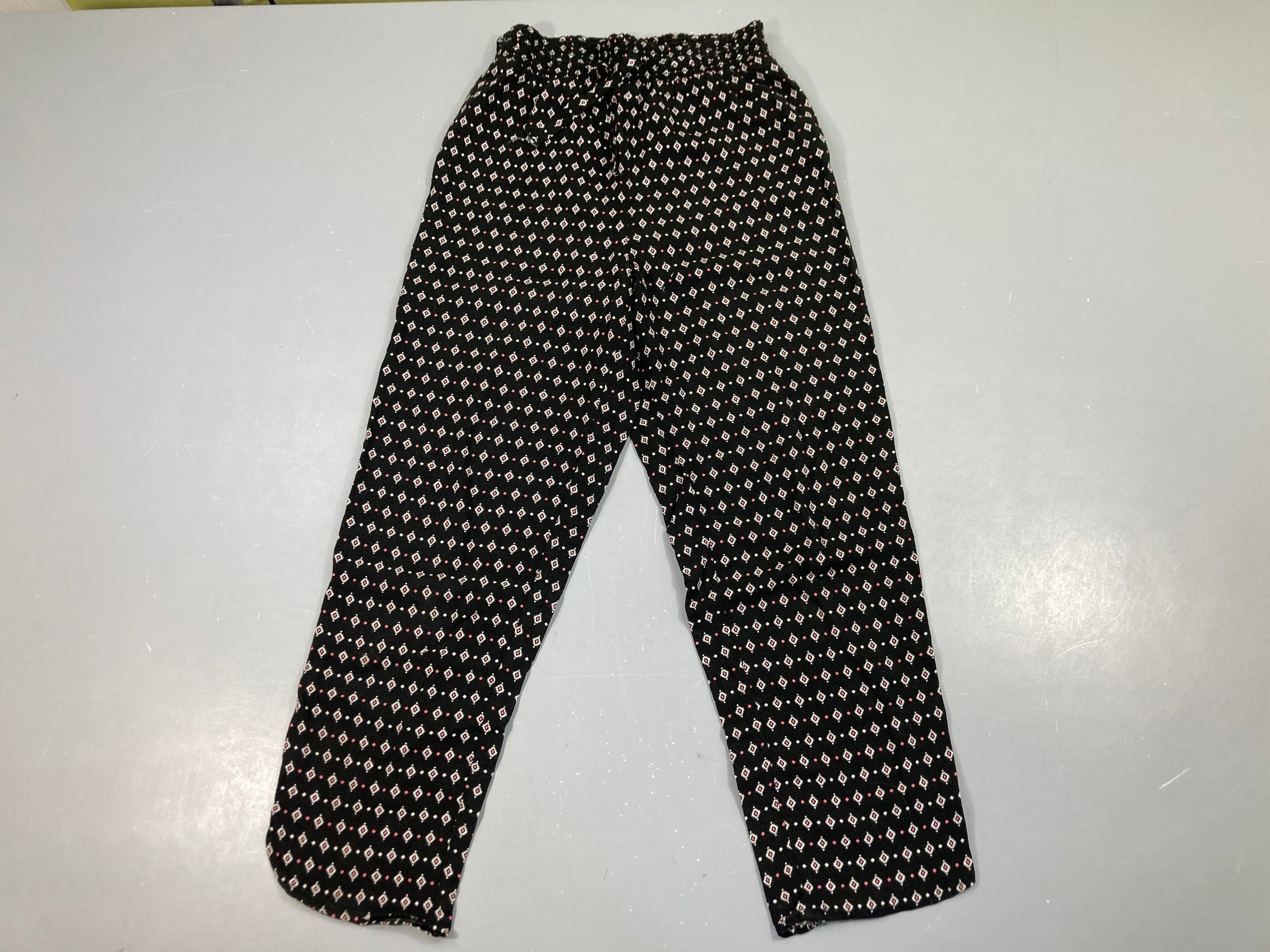 Pantalon fluide noir motifs blanc