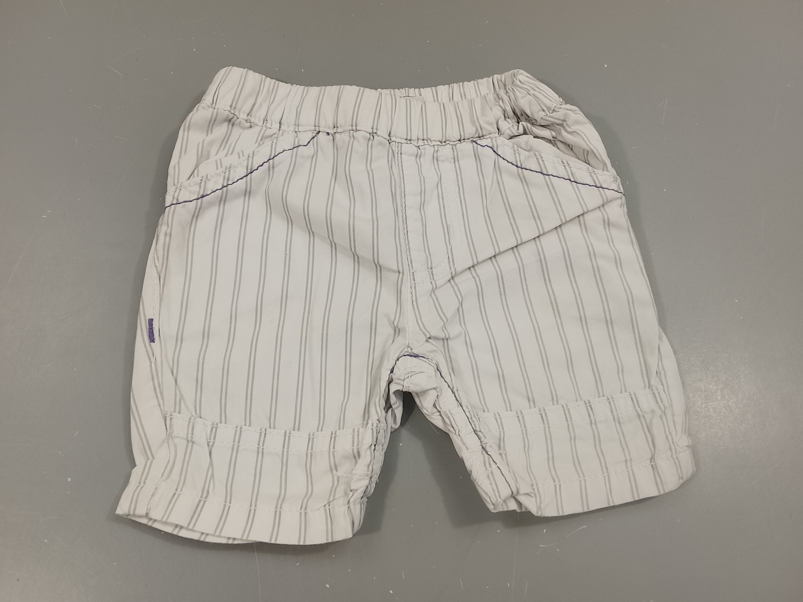 Short blanc  ligné gris