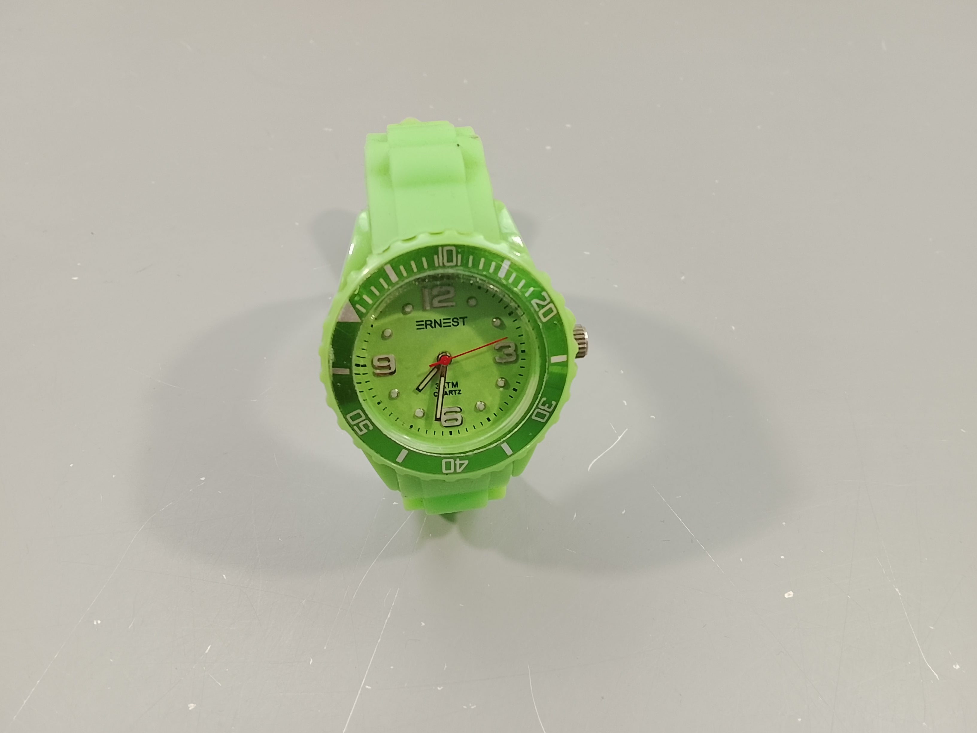 Montre Ernest verte, manque une attache