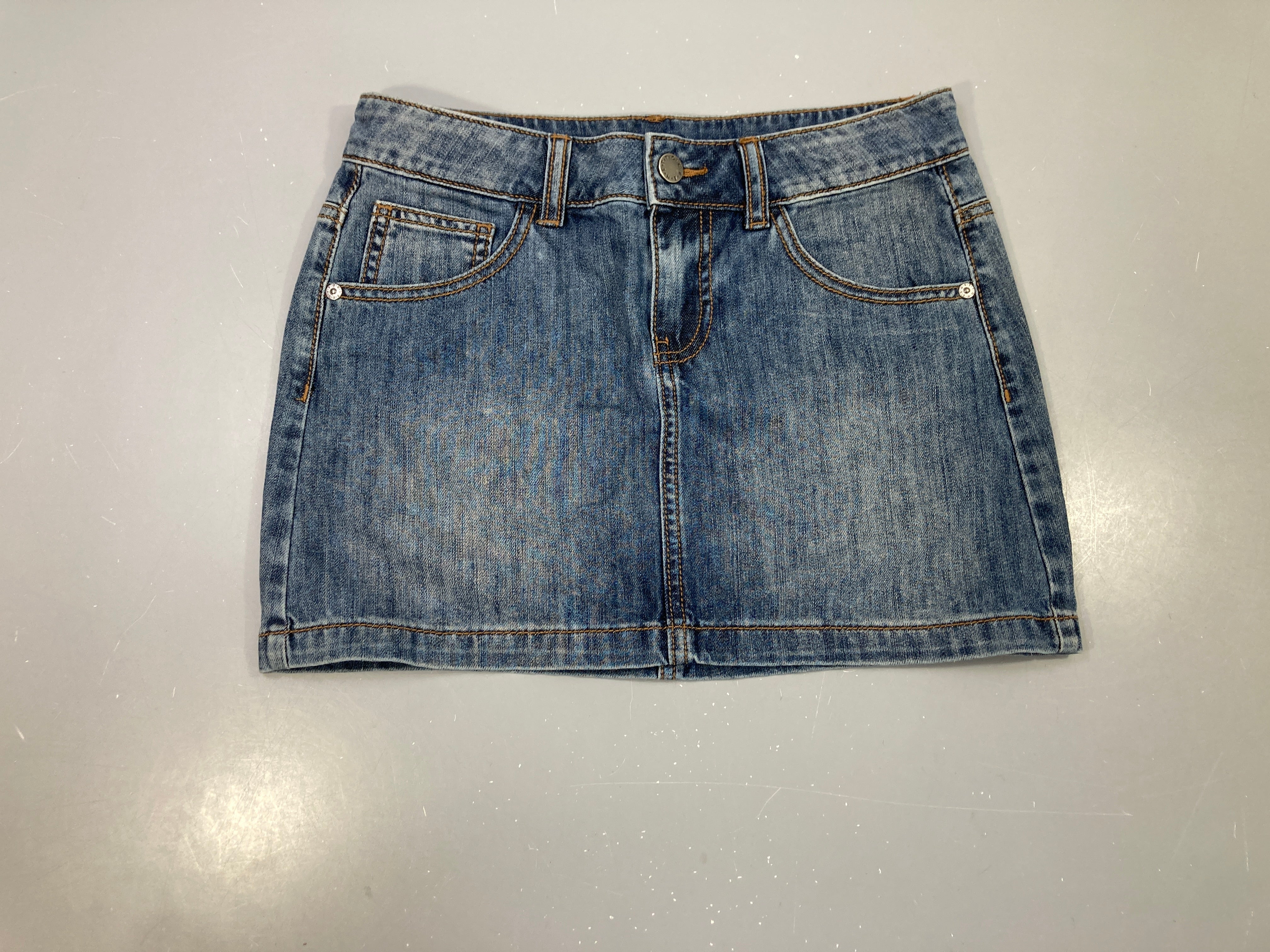 Jupe en jean bleu délavé