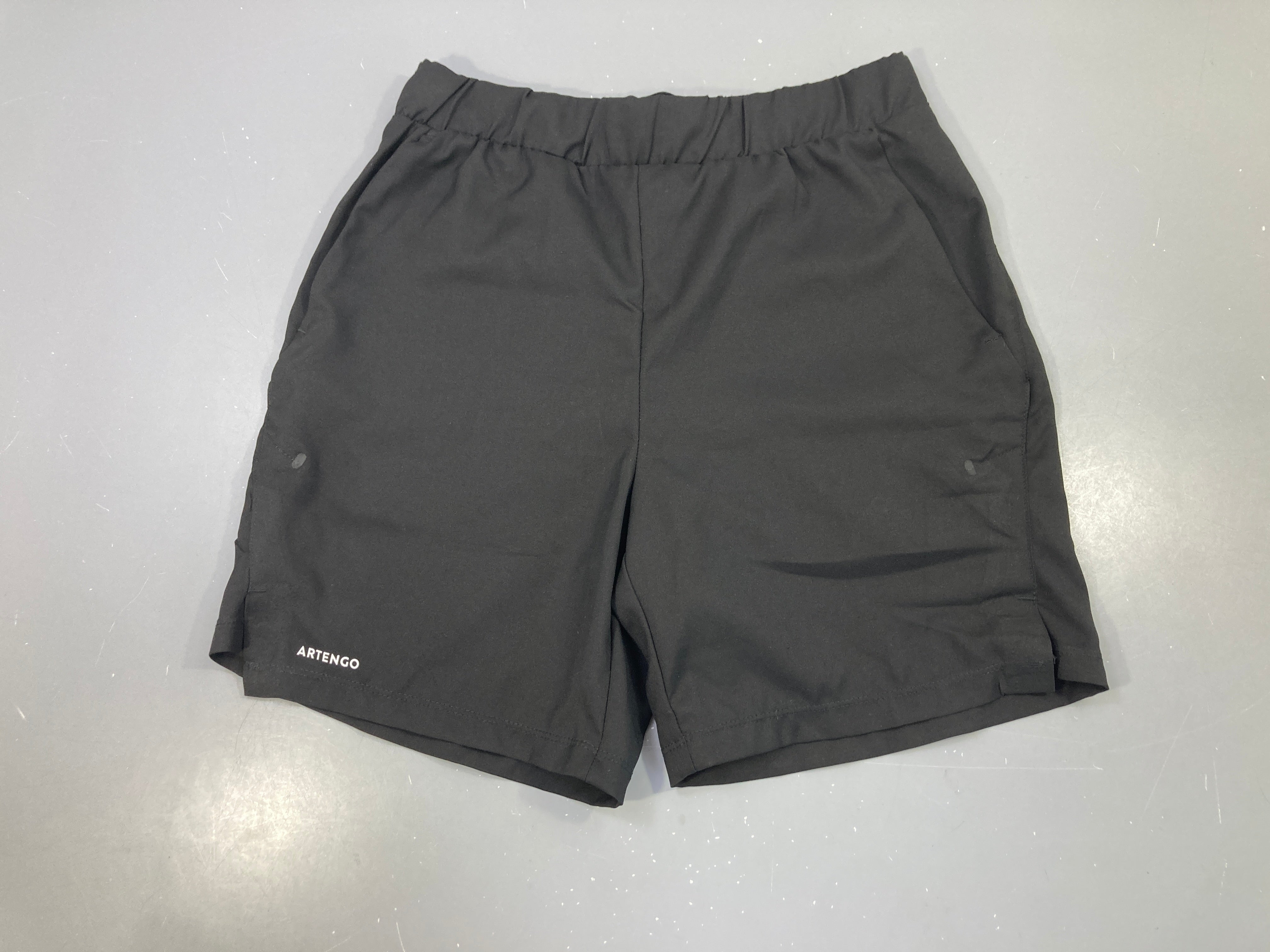 Short noir sport, Artengo