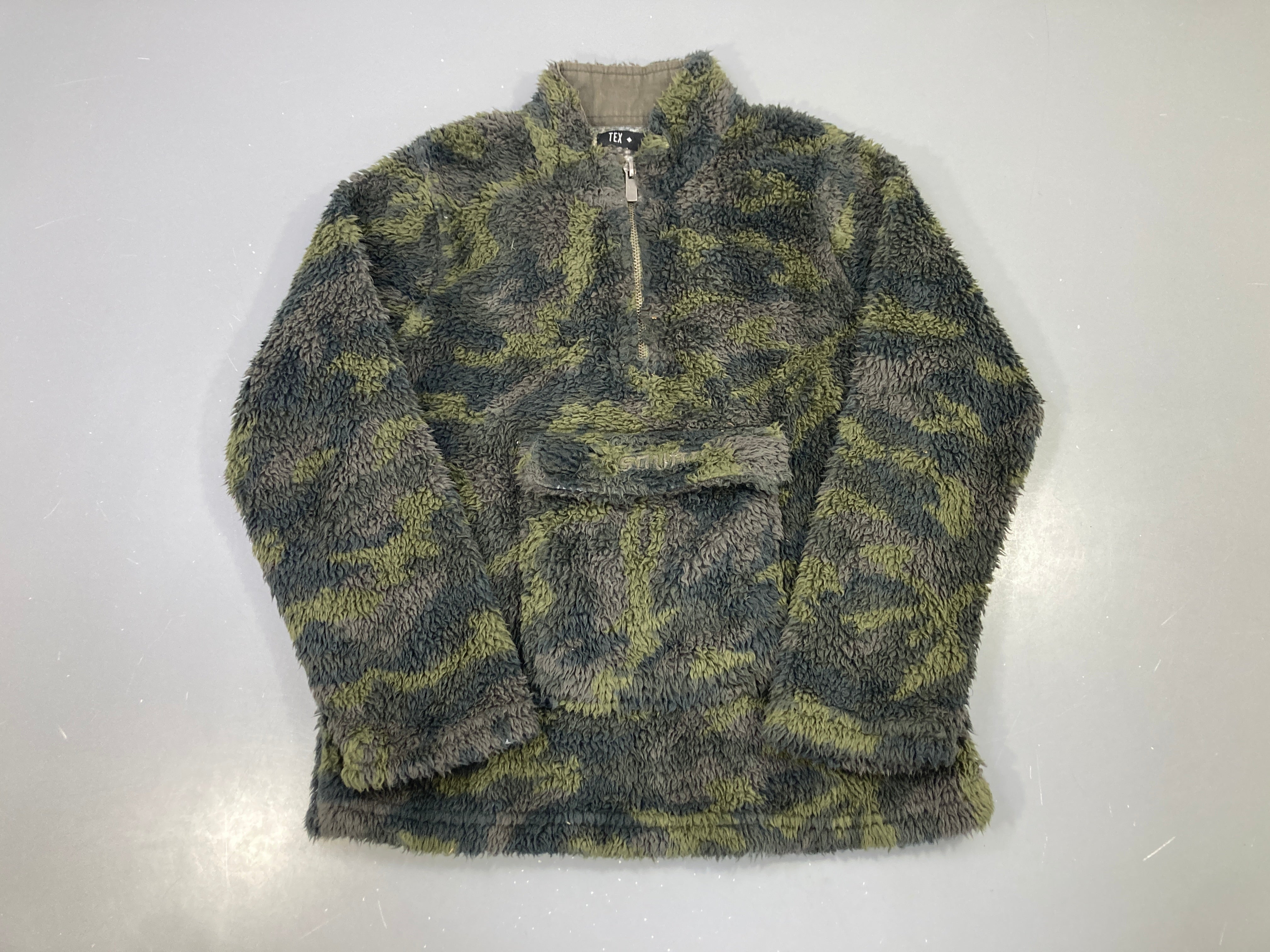 Pull sherpa camouflage kaki gris zippé