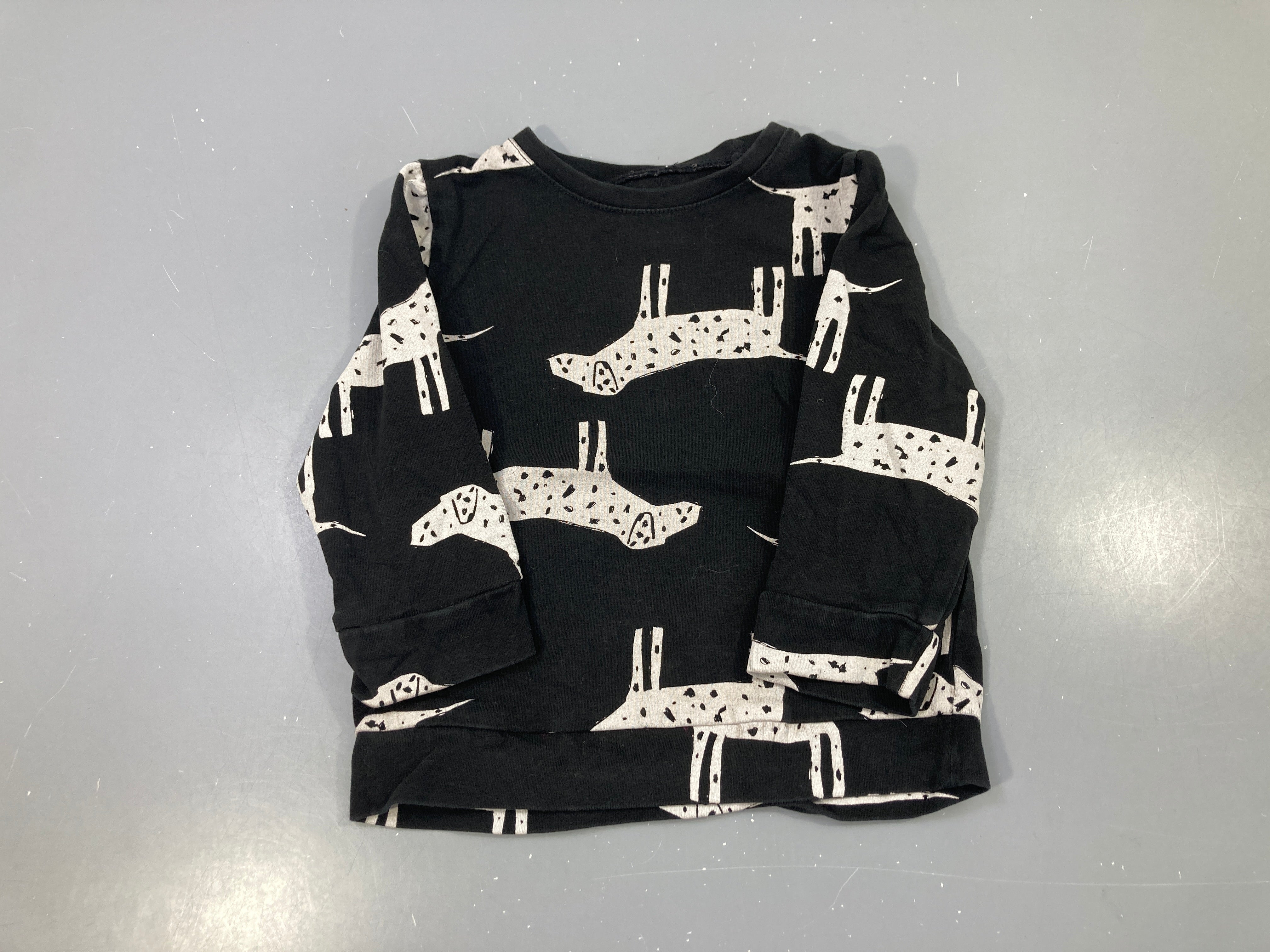 T-shirt m.l noir, imprimé chiens stylisés gris/blanc