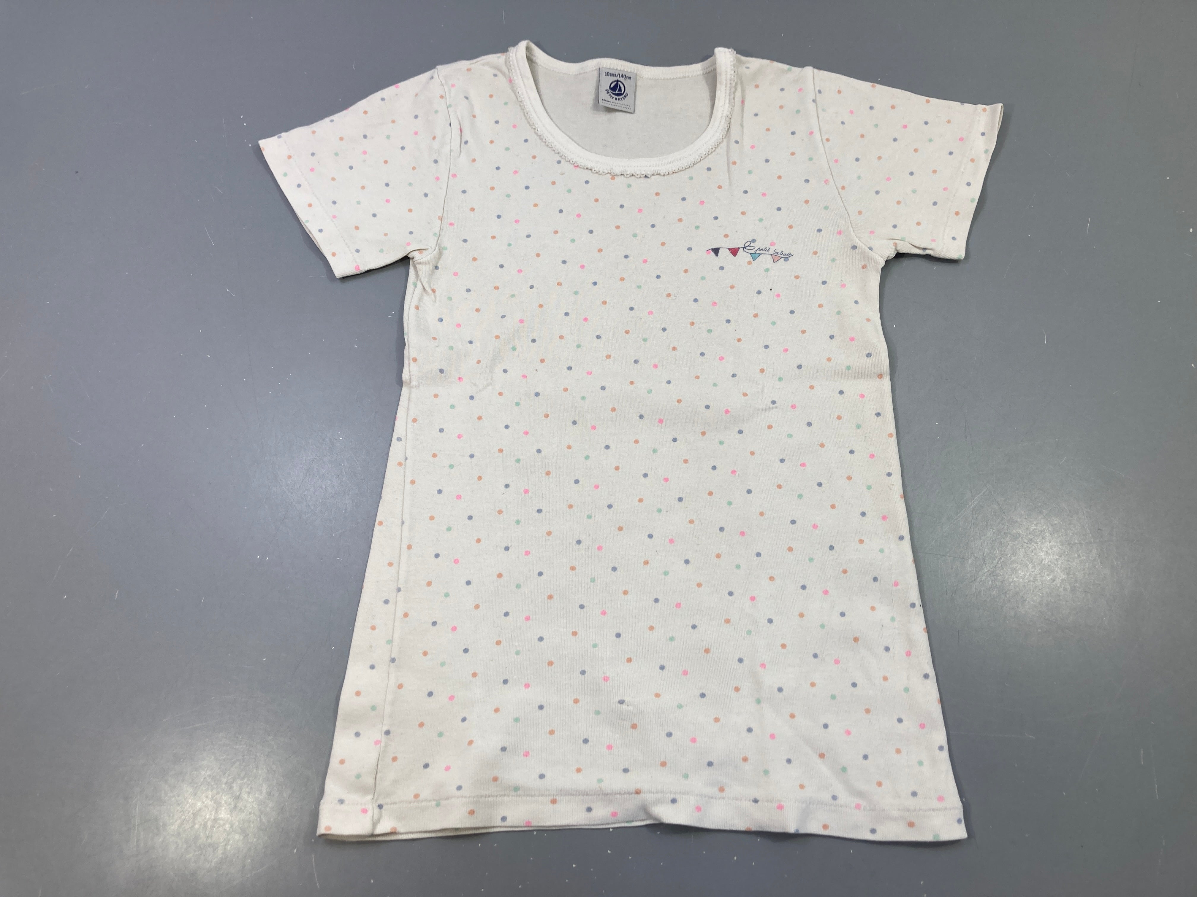 Chemisette écru, pois multicolores
