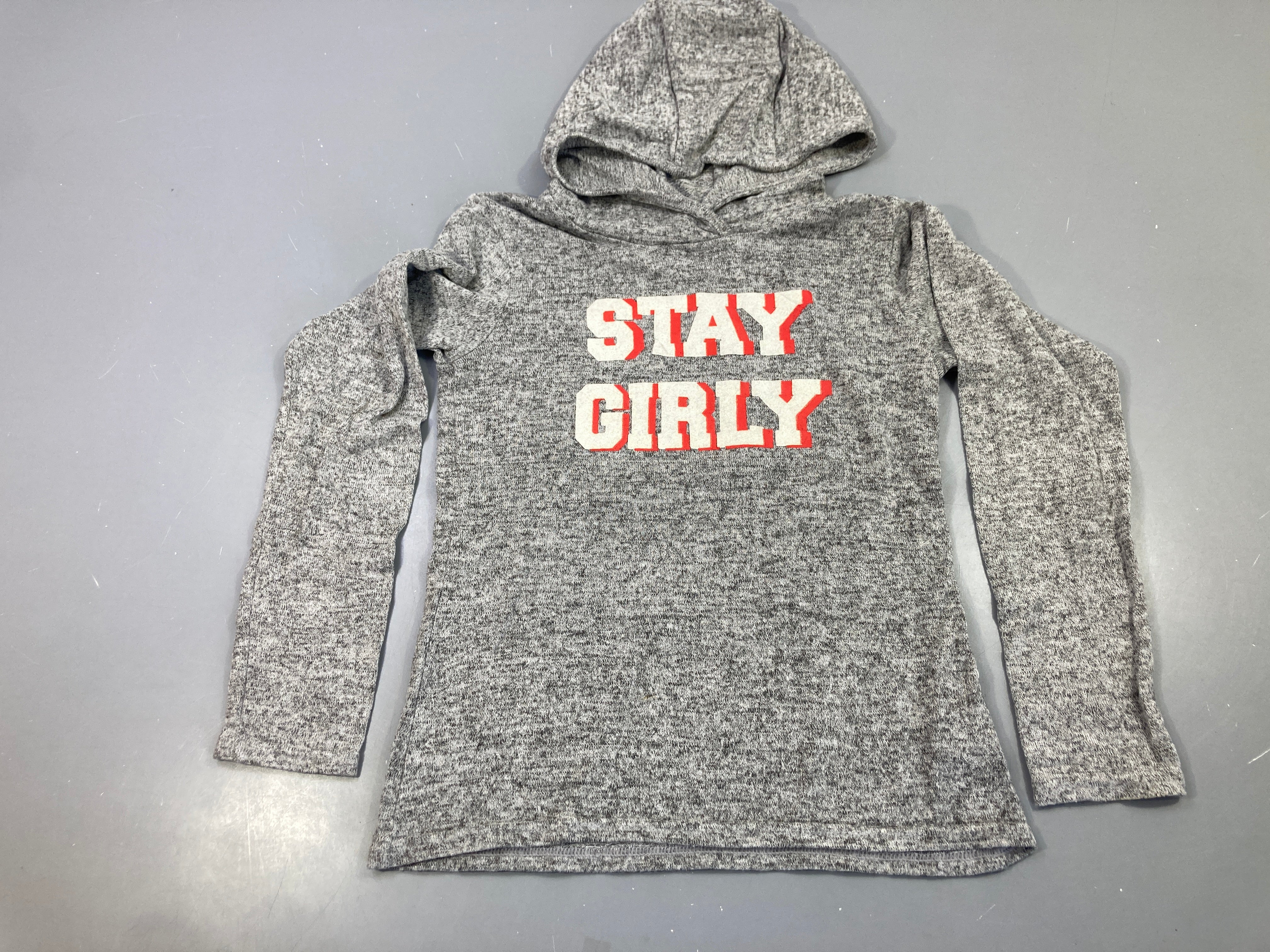 Pull léger capuche gris chiné,Floc un peu craquelé Stay Girly rouge/blanc