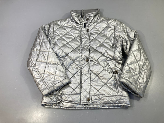 Blouson matelassé argenté, poches à rabat, bas et poignets élastiqués, moins cher chez Petit Kiwi