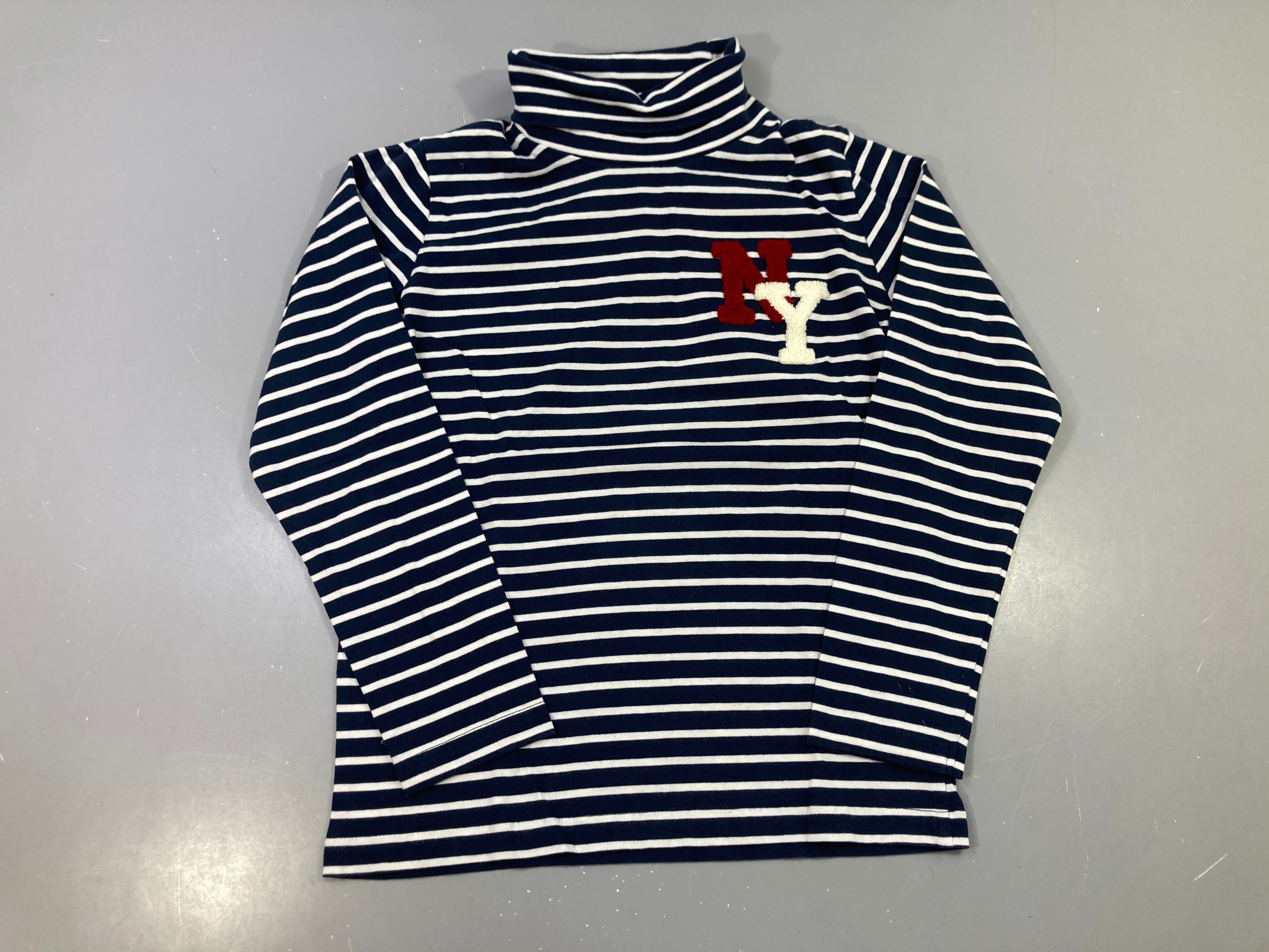 T-shirt m.l col roulé rayé bleu marine et blanc, patch NY