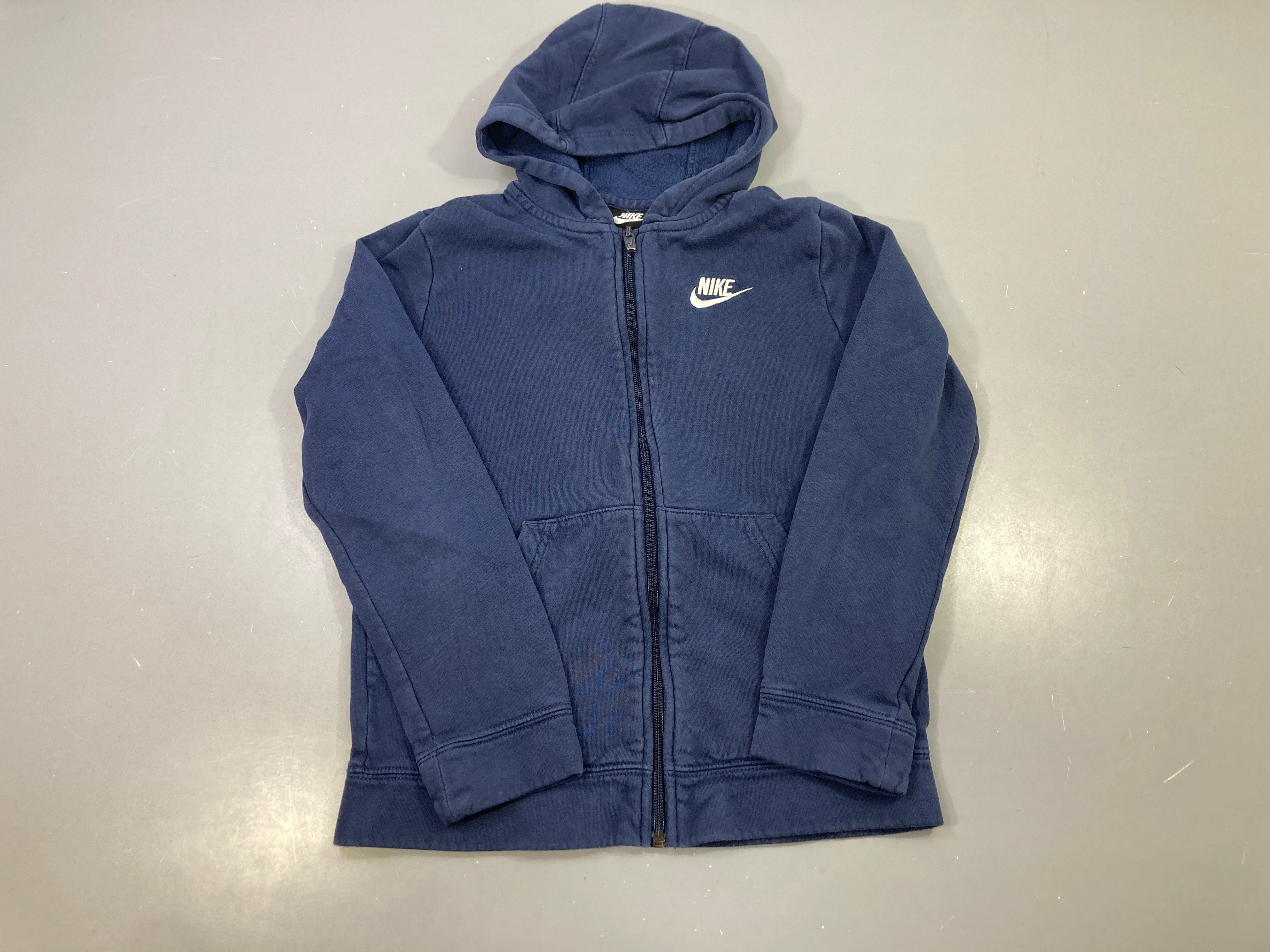 Sweat capuche bleu marine zippé légèrement délavé