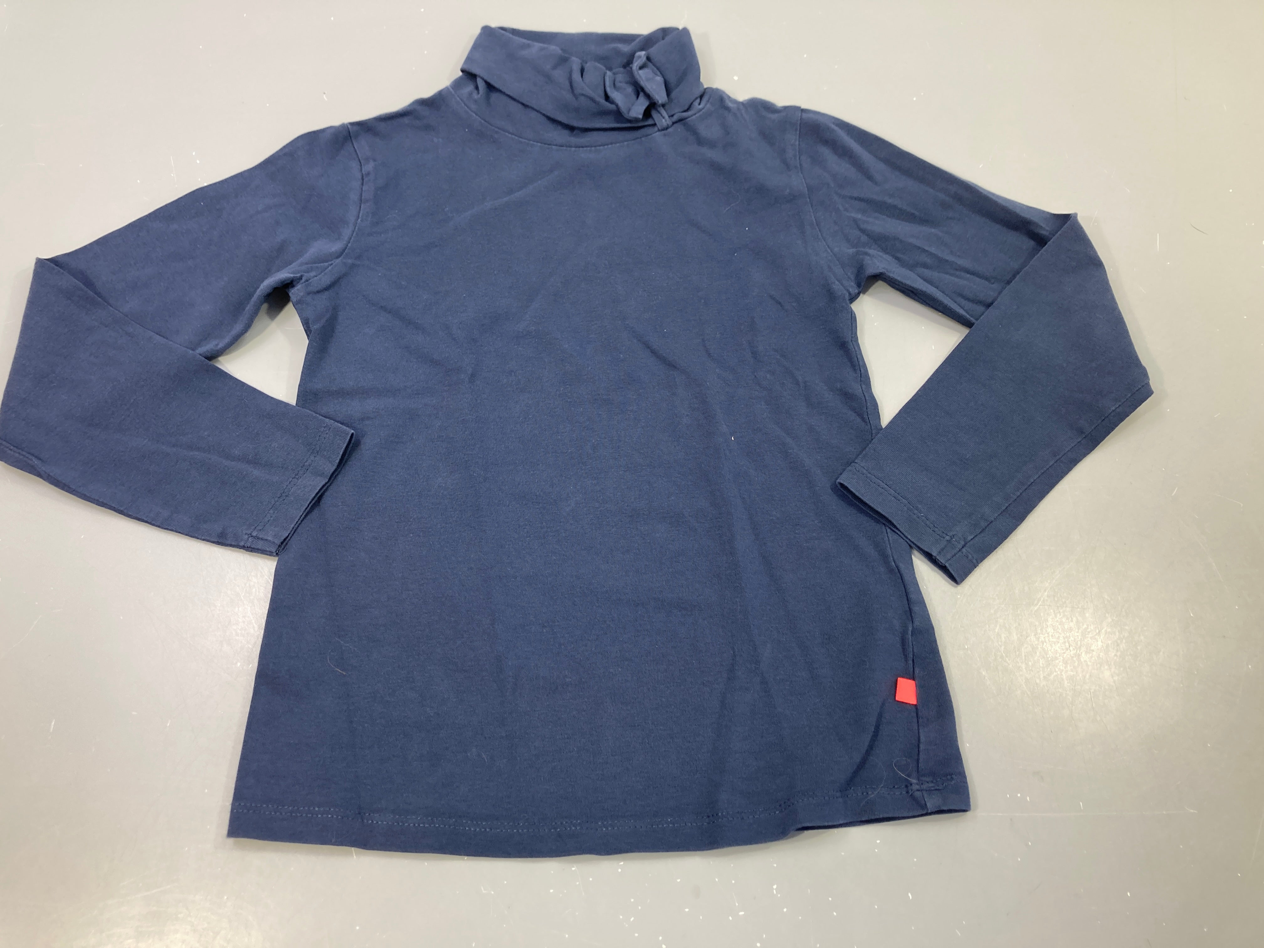T-shirt m.l bleu marine col roulé avec petit noeud