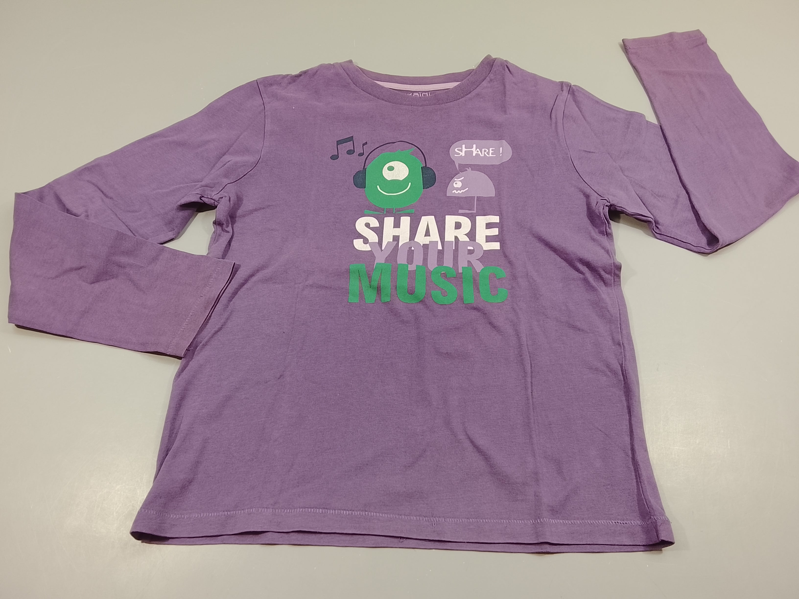 T-shirt m.l mauve monstre vert et mauve  