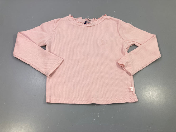 T-shirt m.l rose clair côtelé , col dentelle  , pas de taille indiquée estimée 2a, moins cher chez Petit Kiwi
