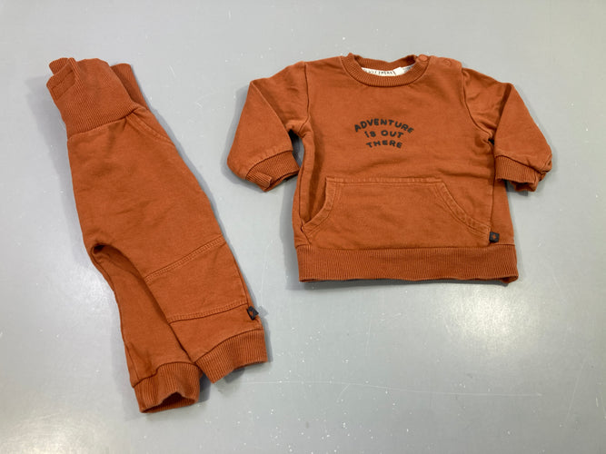 Ensemble jogging Feetje camel foncé "Adventure is out there", moins cher chez Petit Kiwi