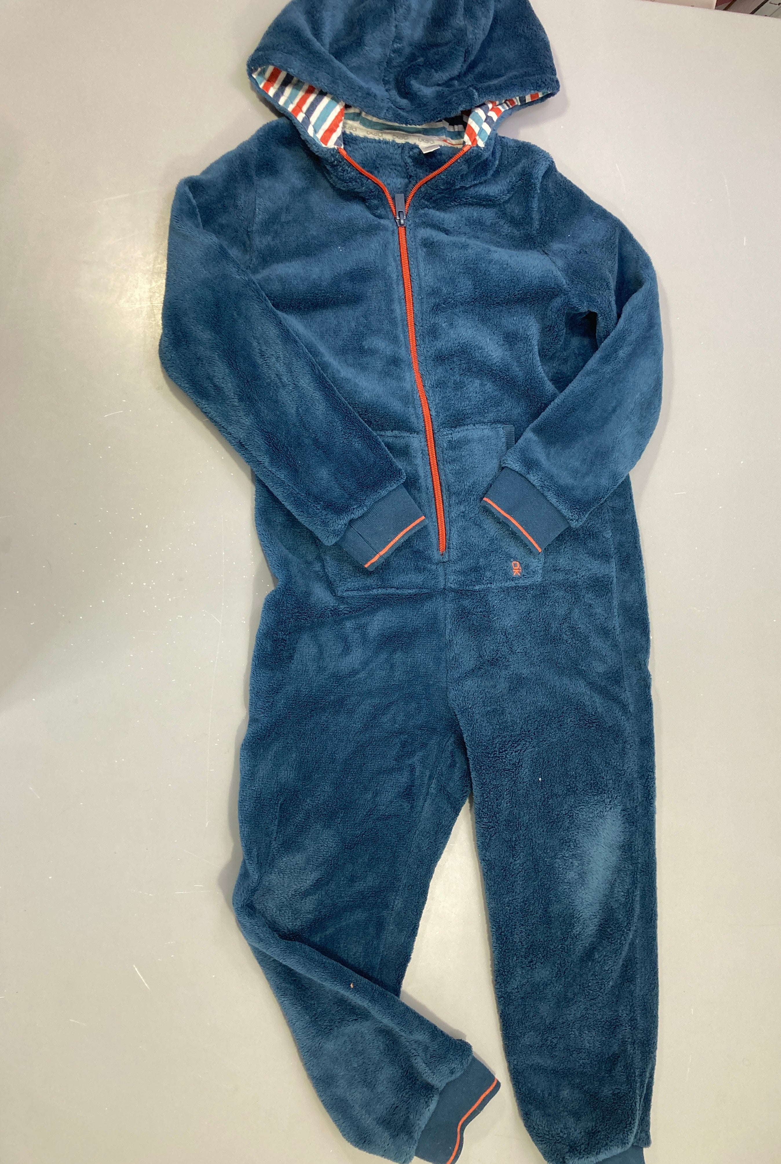Surpyjama polaire bleu marine capuche, zip orange