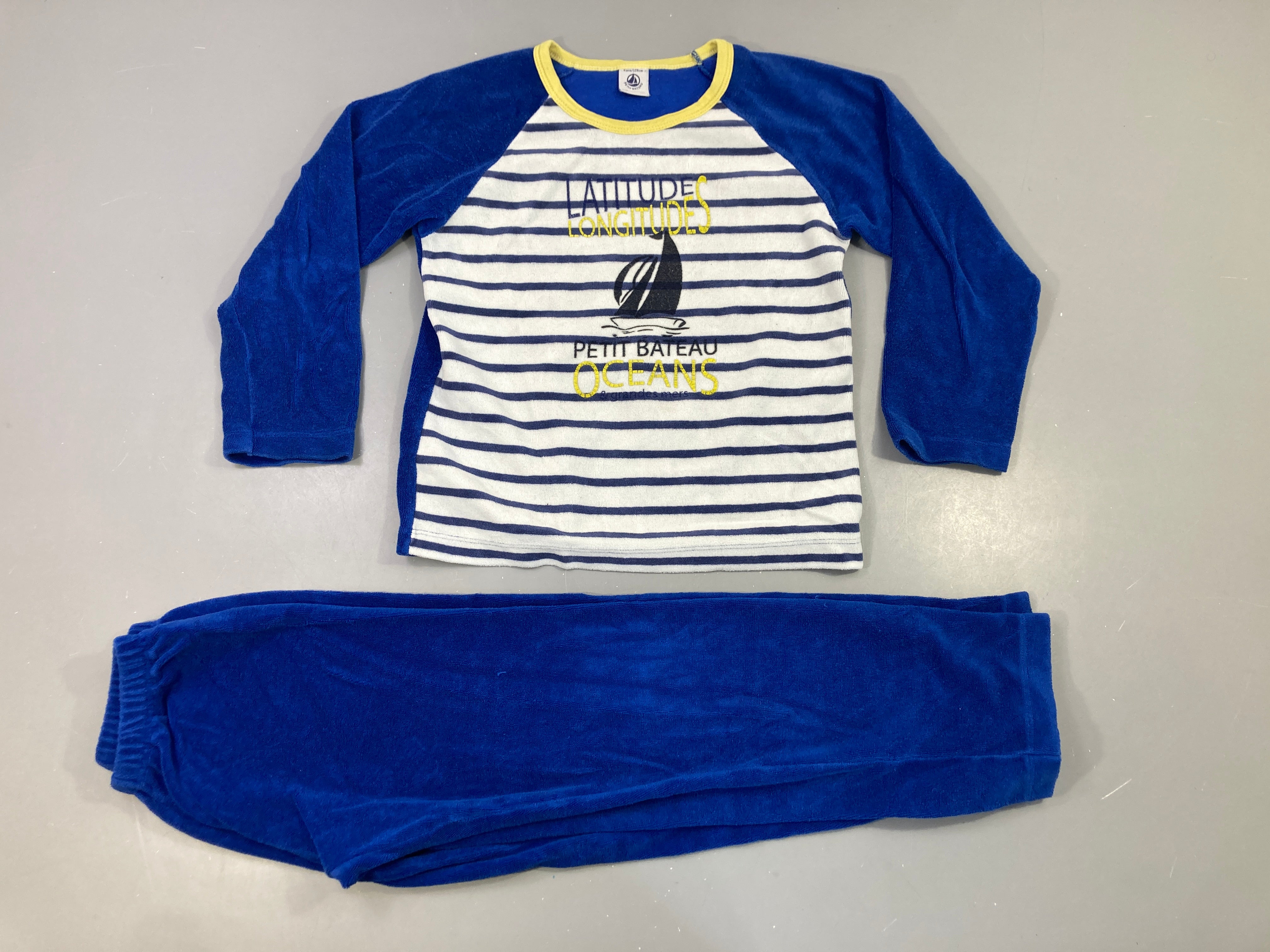 Pyjama 2pcs éponge bleu rayé blanc, imprimé bateau jaune