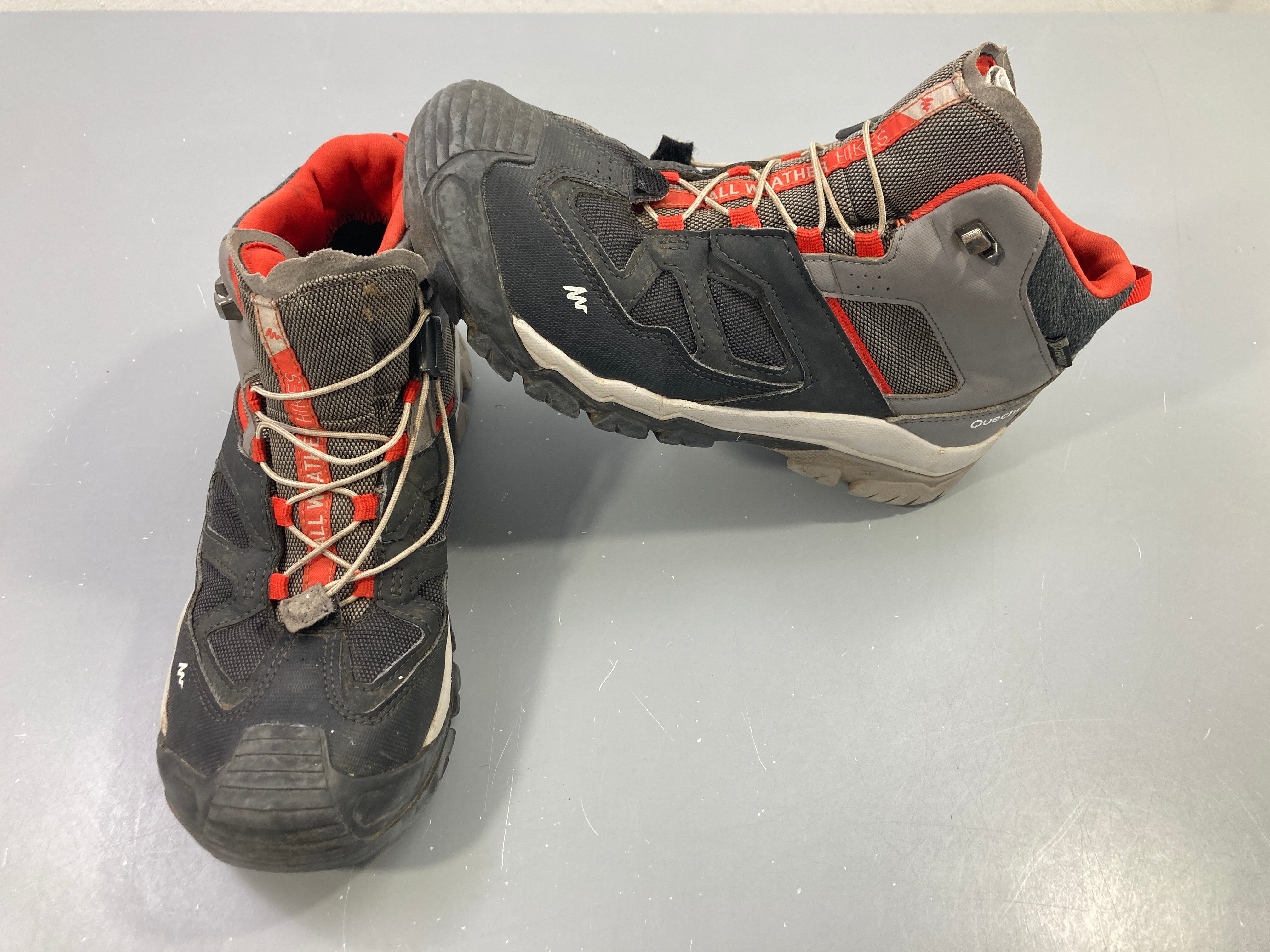 Bottines grise-rouge imperméables randonnée, Quechua