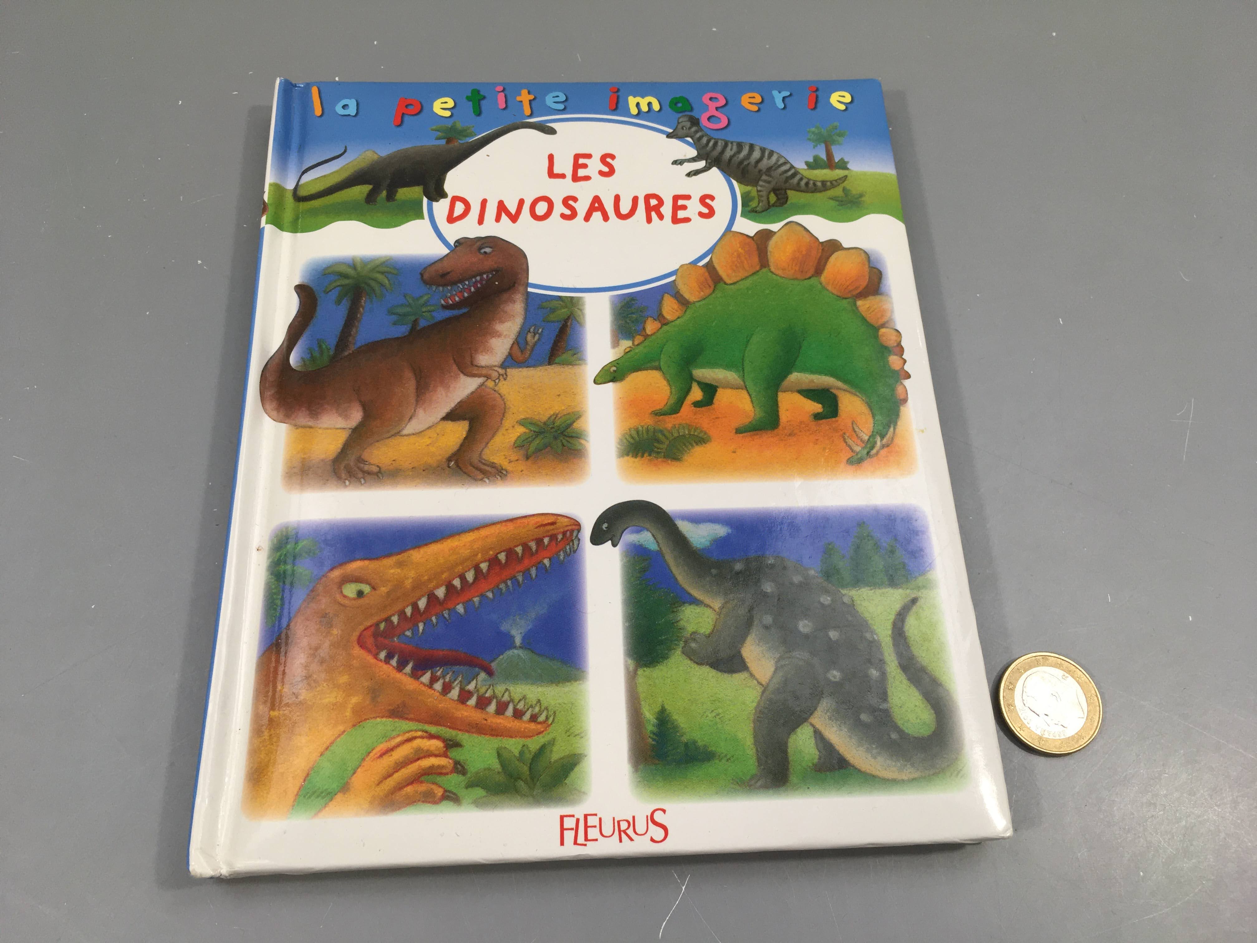 La petite imagerie les dinosaures