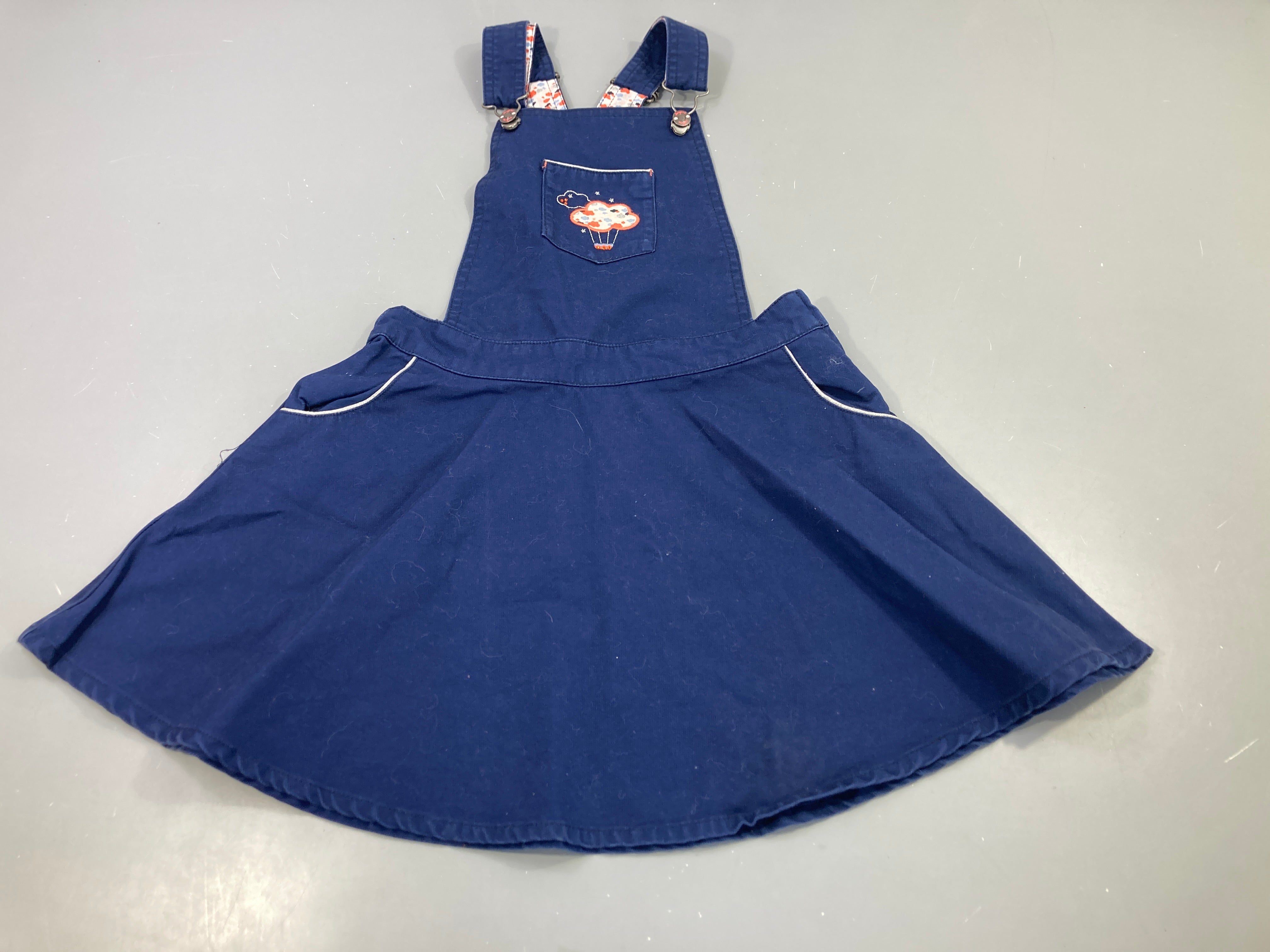 Robe salopette bleu marine brodée montgolfière