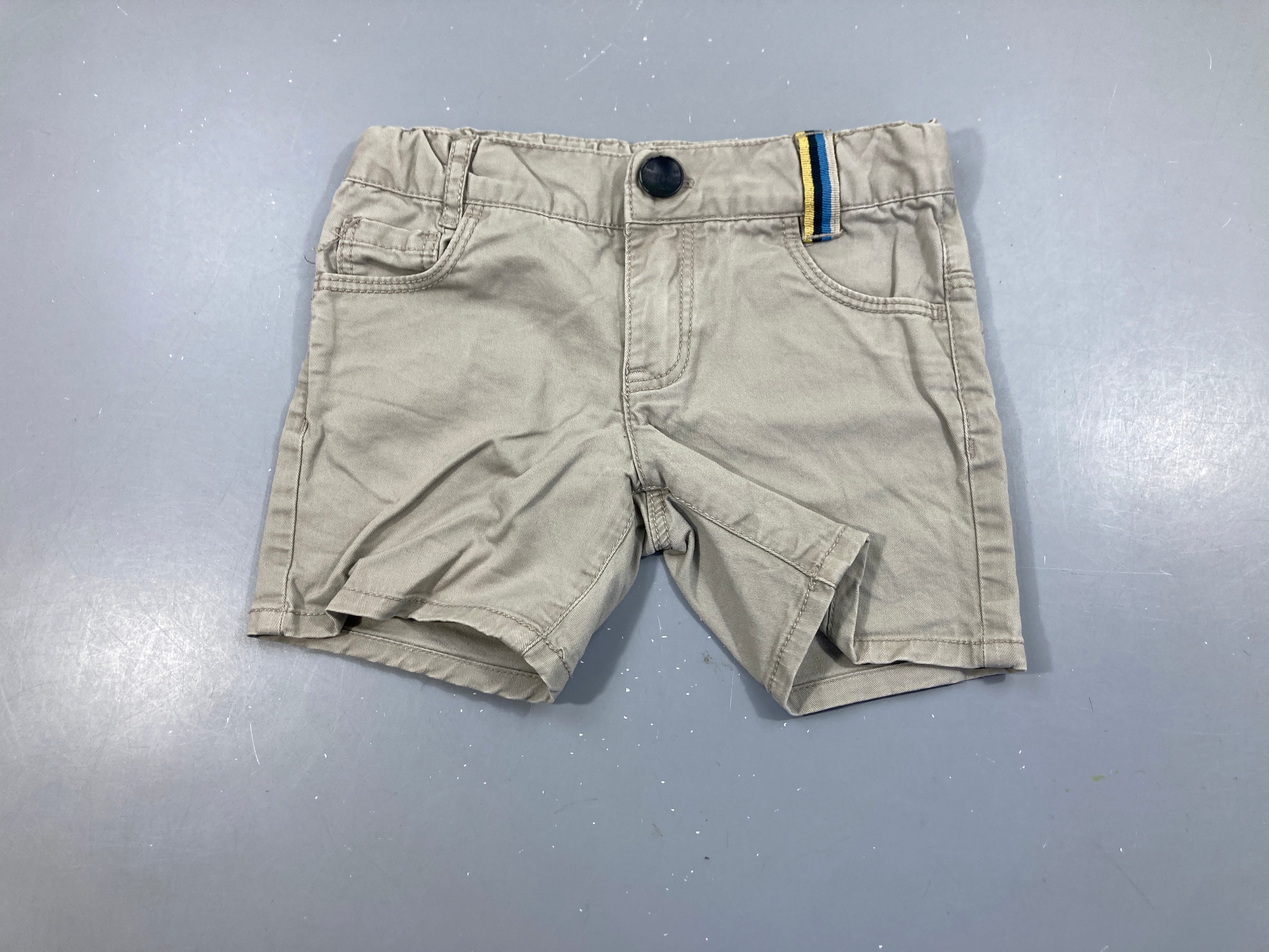 Short gris