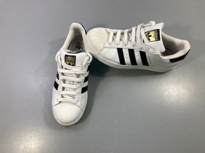 Baskets blanches bandes noires, Superstar, moins cher chez Petit Kiwi