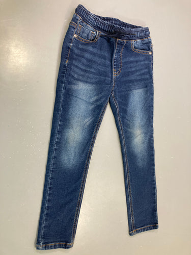 Jean droit bleu foncé taille élastique, taché un peu au genoux, moins cher chez Petit Kiwi