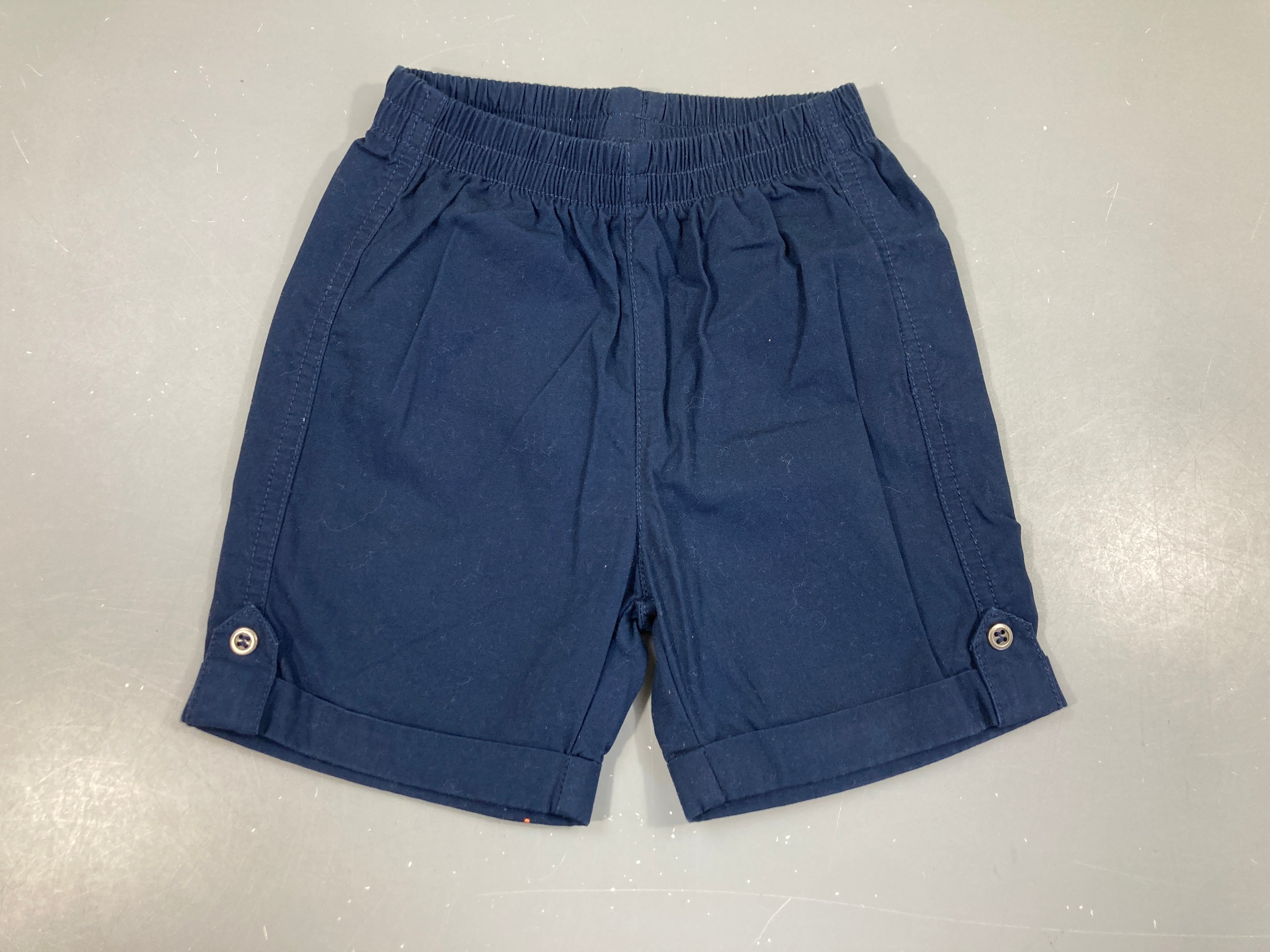 Bermuda bleu foncé à revers