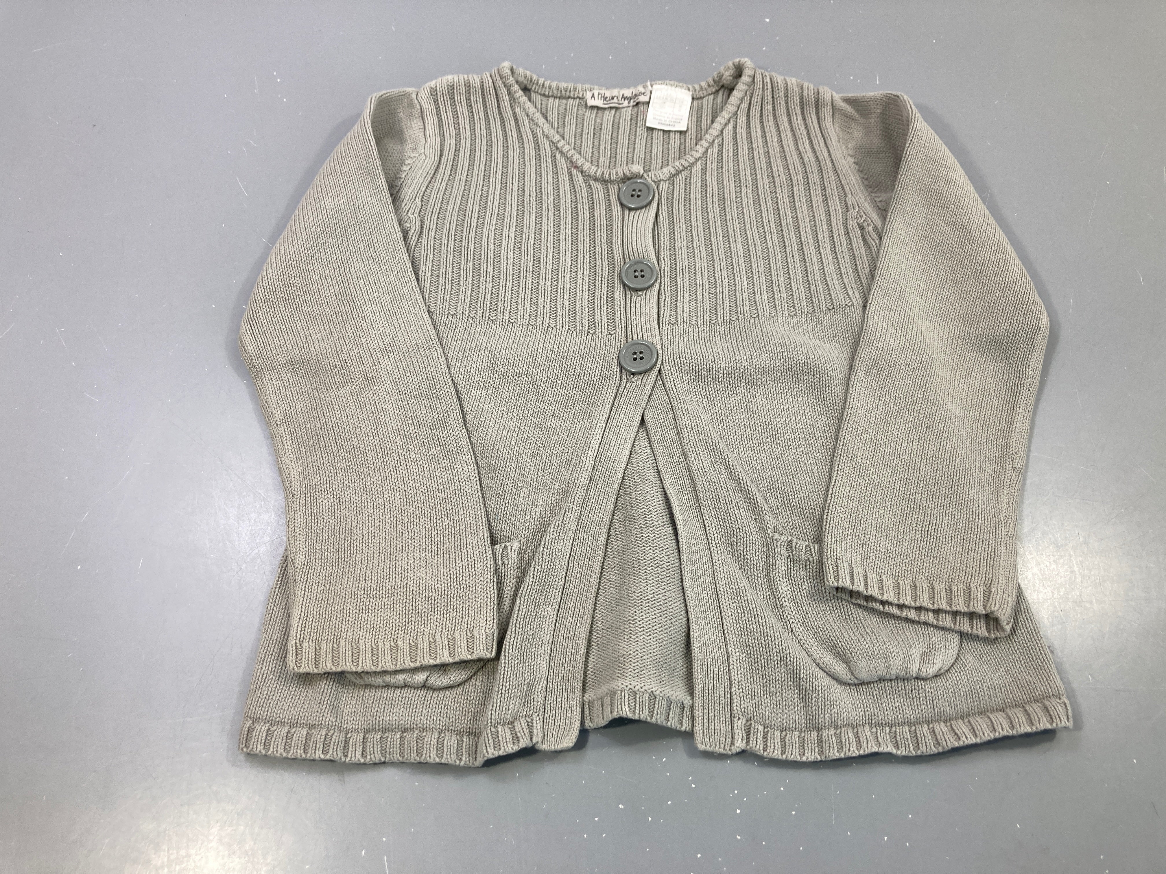 Gilet tricot beige boutons, taché?