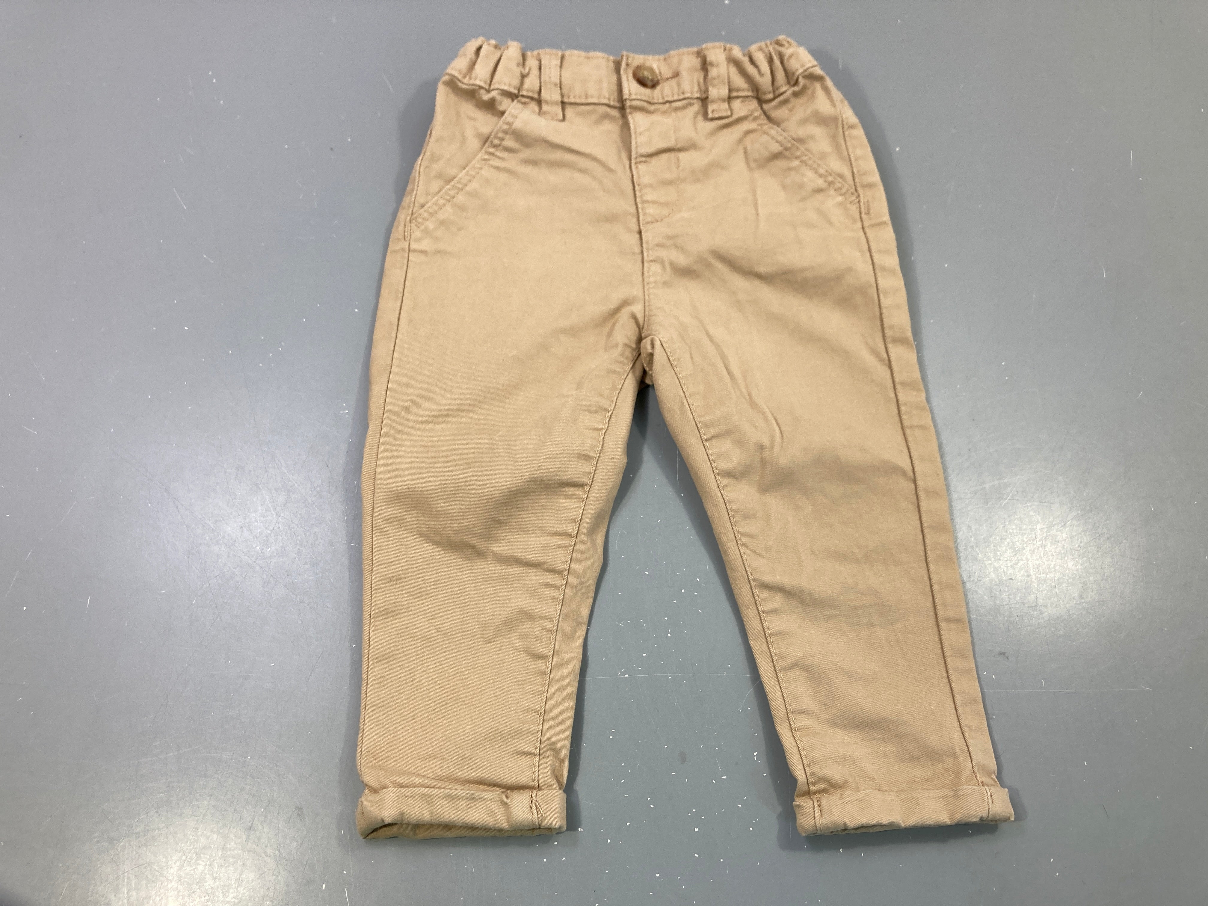 Pantalon beige chino à revers