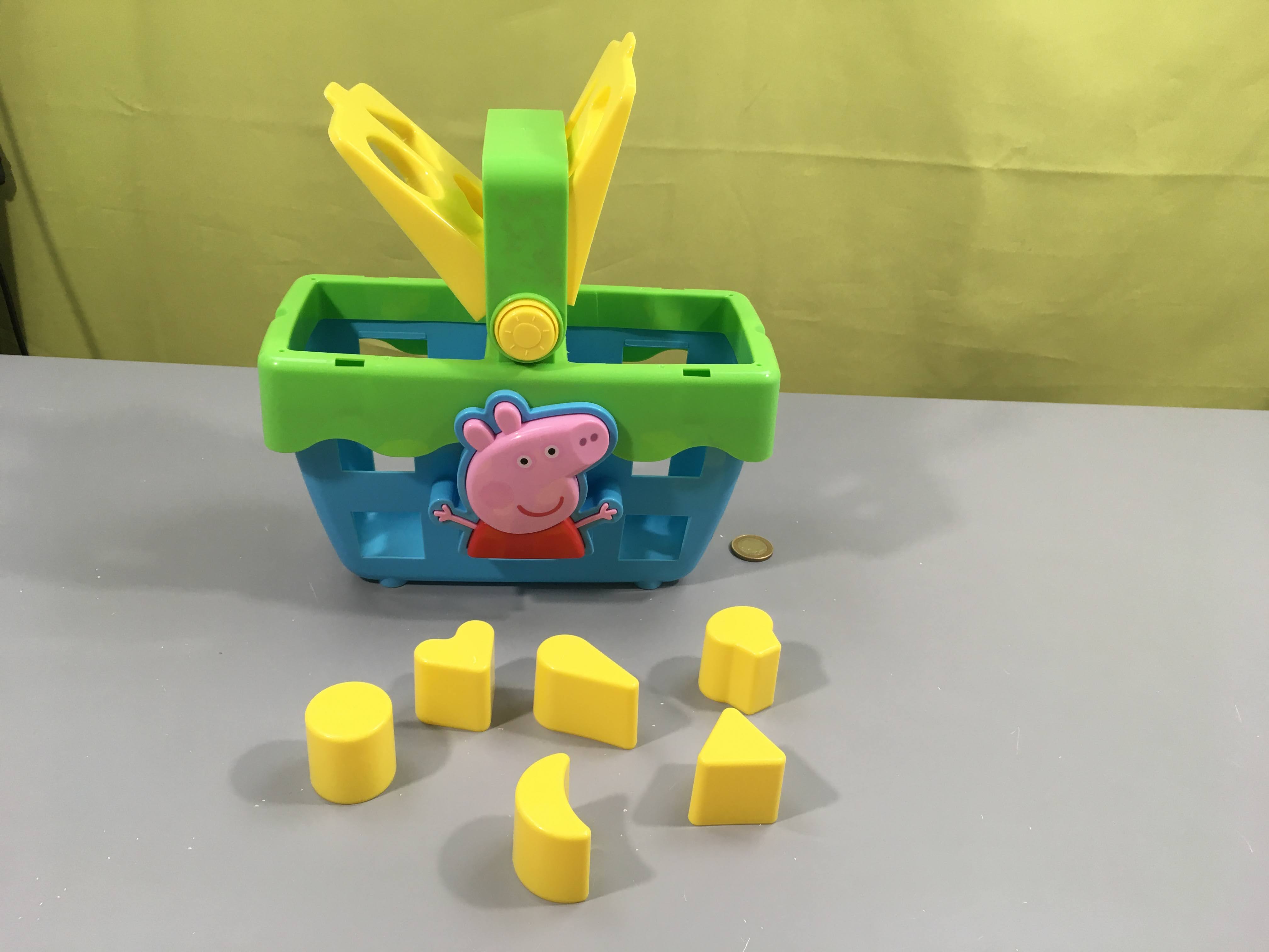 Panier pic-nic avec formes à encastrer, sonore,  Peppa Pig - complet