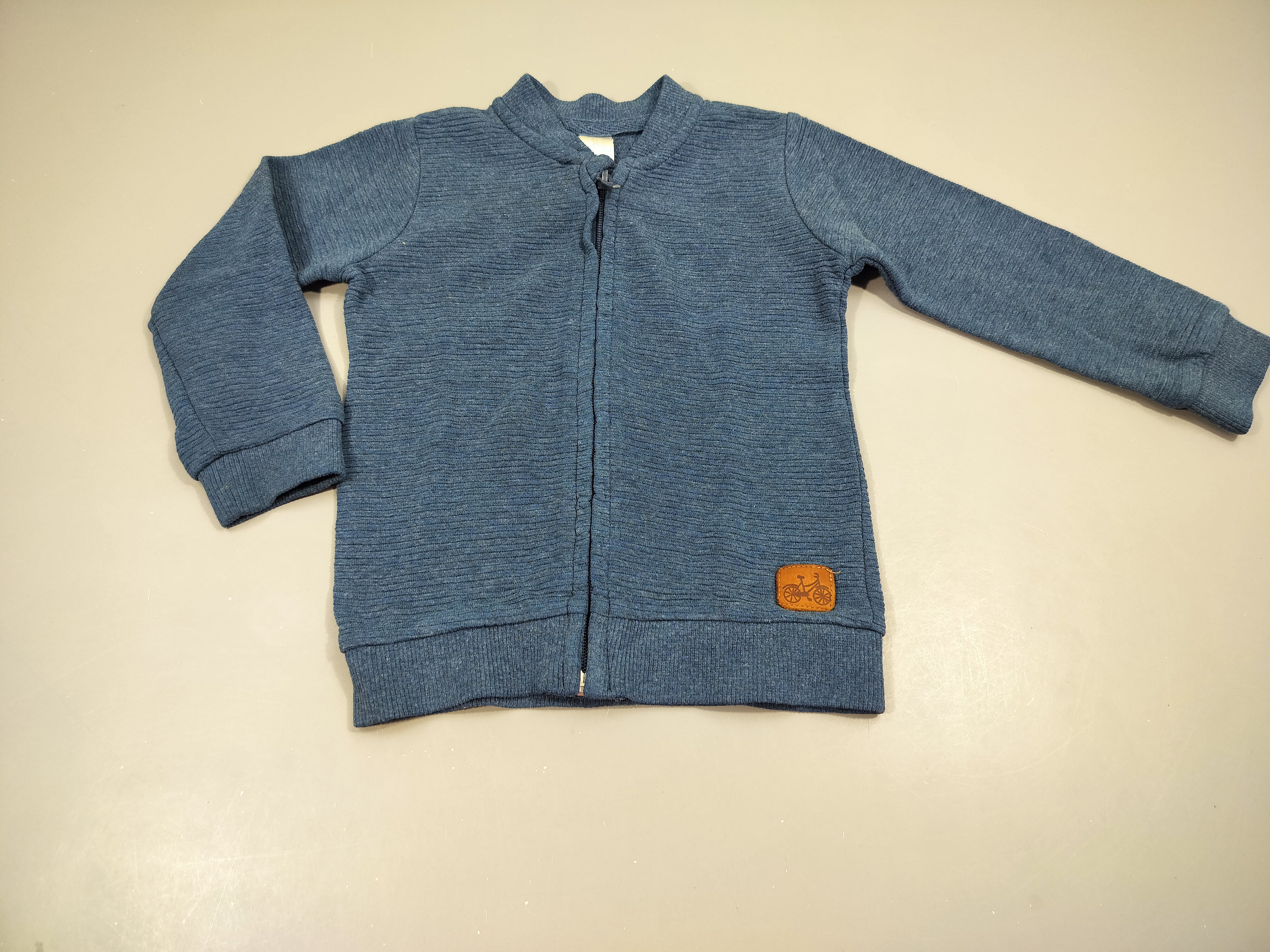 Gilet zippé bleu chiné texturé 70% ac.r.y.lique 30% coton