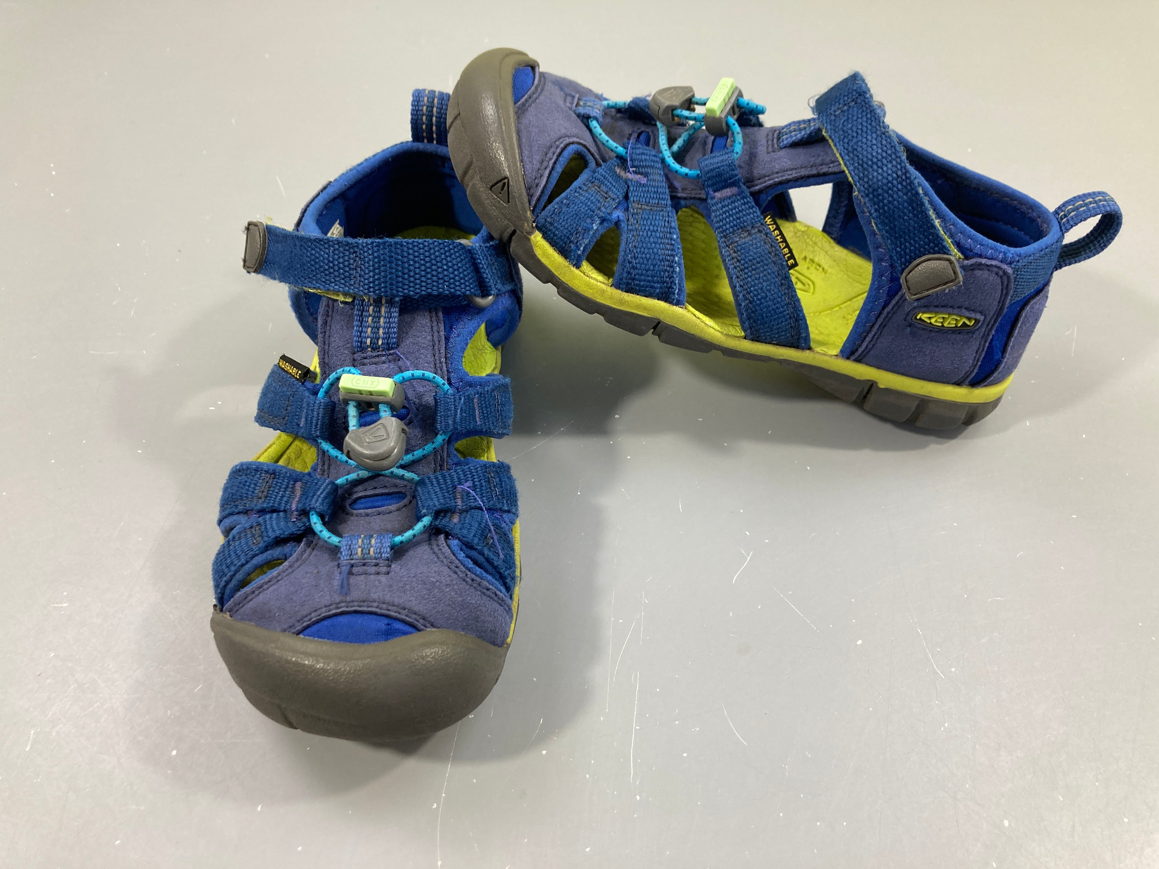 Sandales eau/rando bleues Keen Taille etimée
