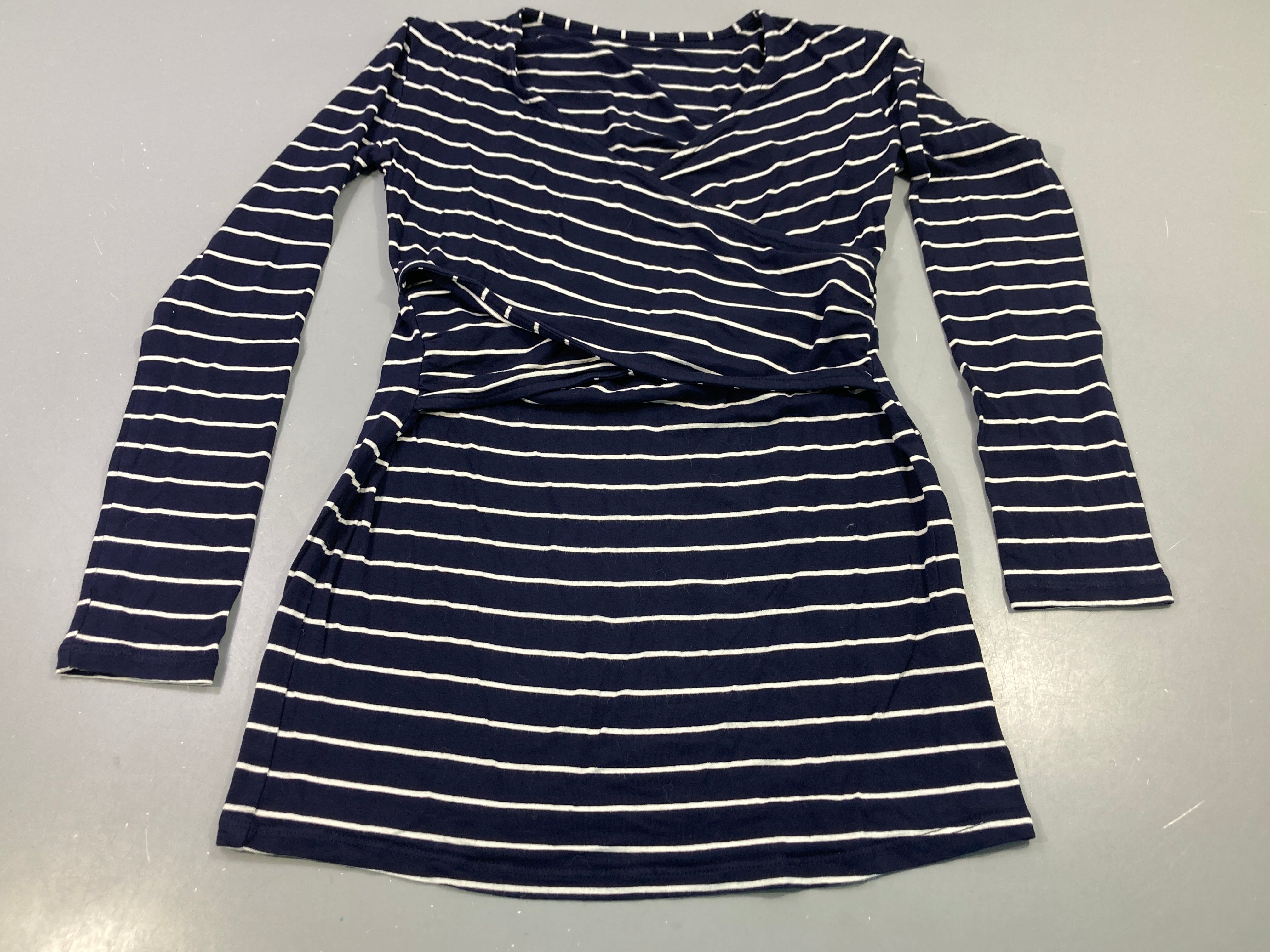 T-shirt m.l bleu marine rayé blanc, croisé allaitement (taille estimée)