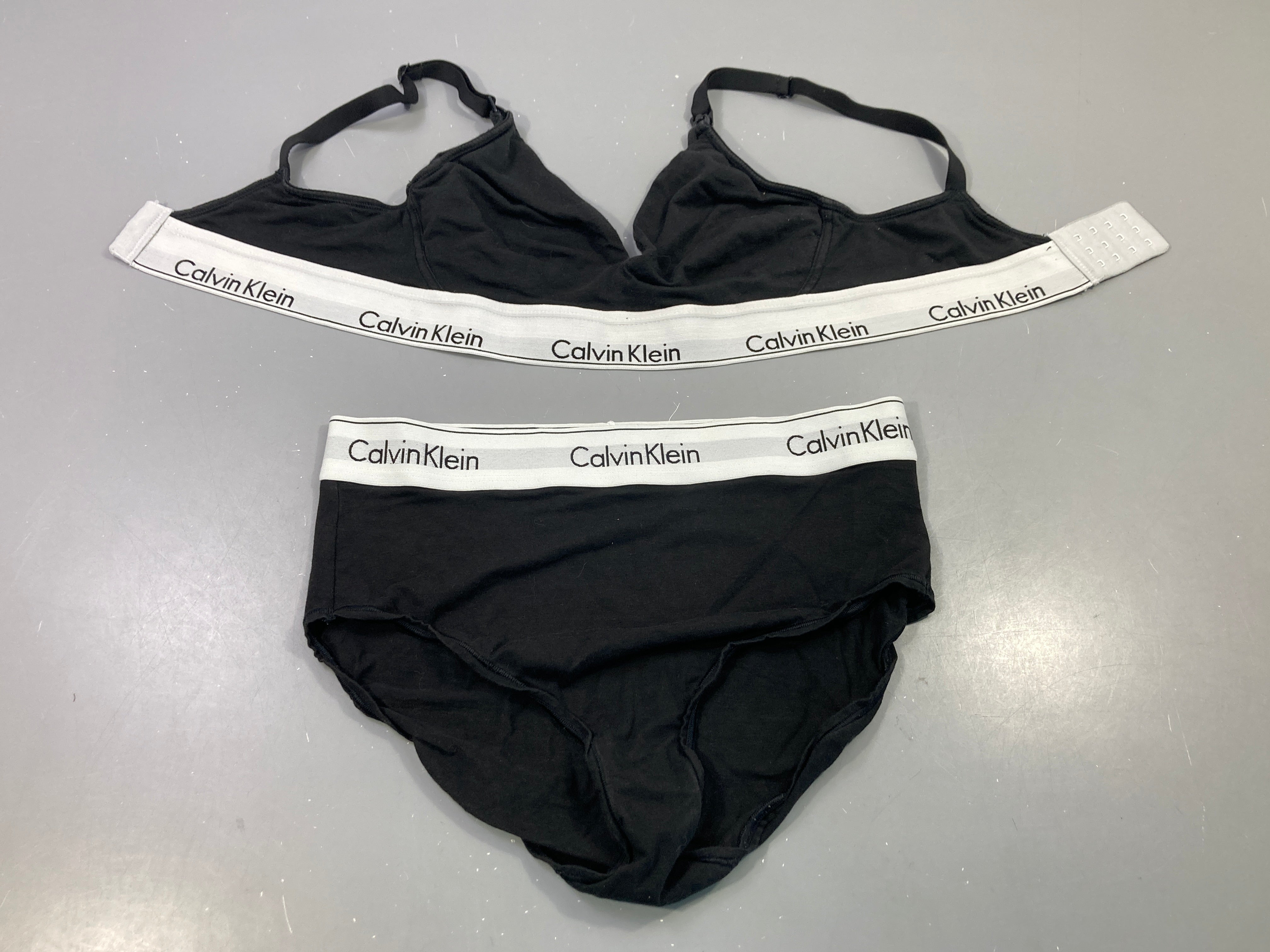 Ensemble soutien-gorge d'allaitement et culotte noir