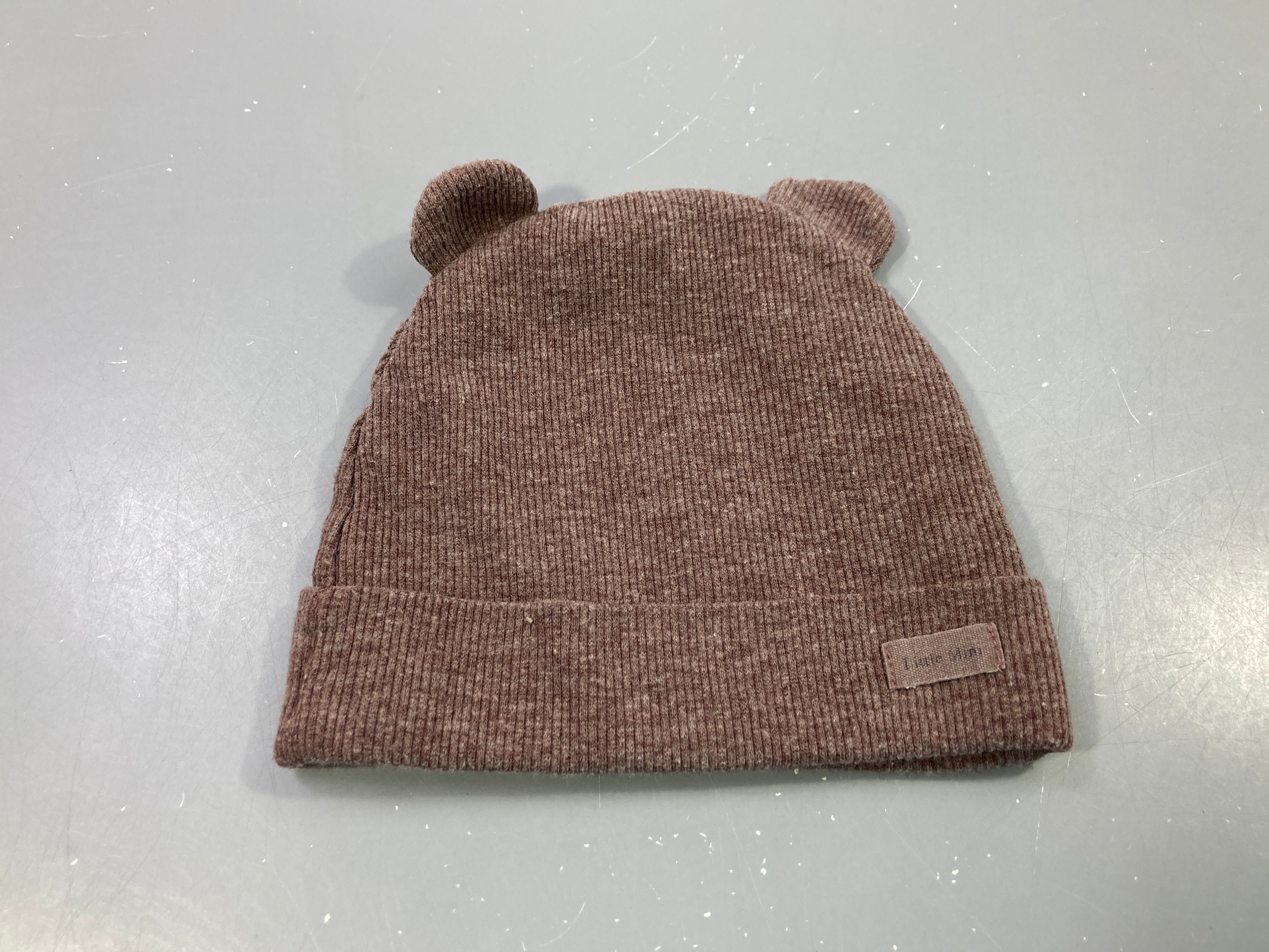 Bonnet oreilles ours marron chiné, légèrement bouloché