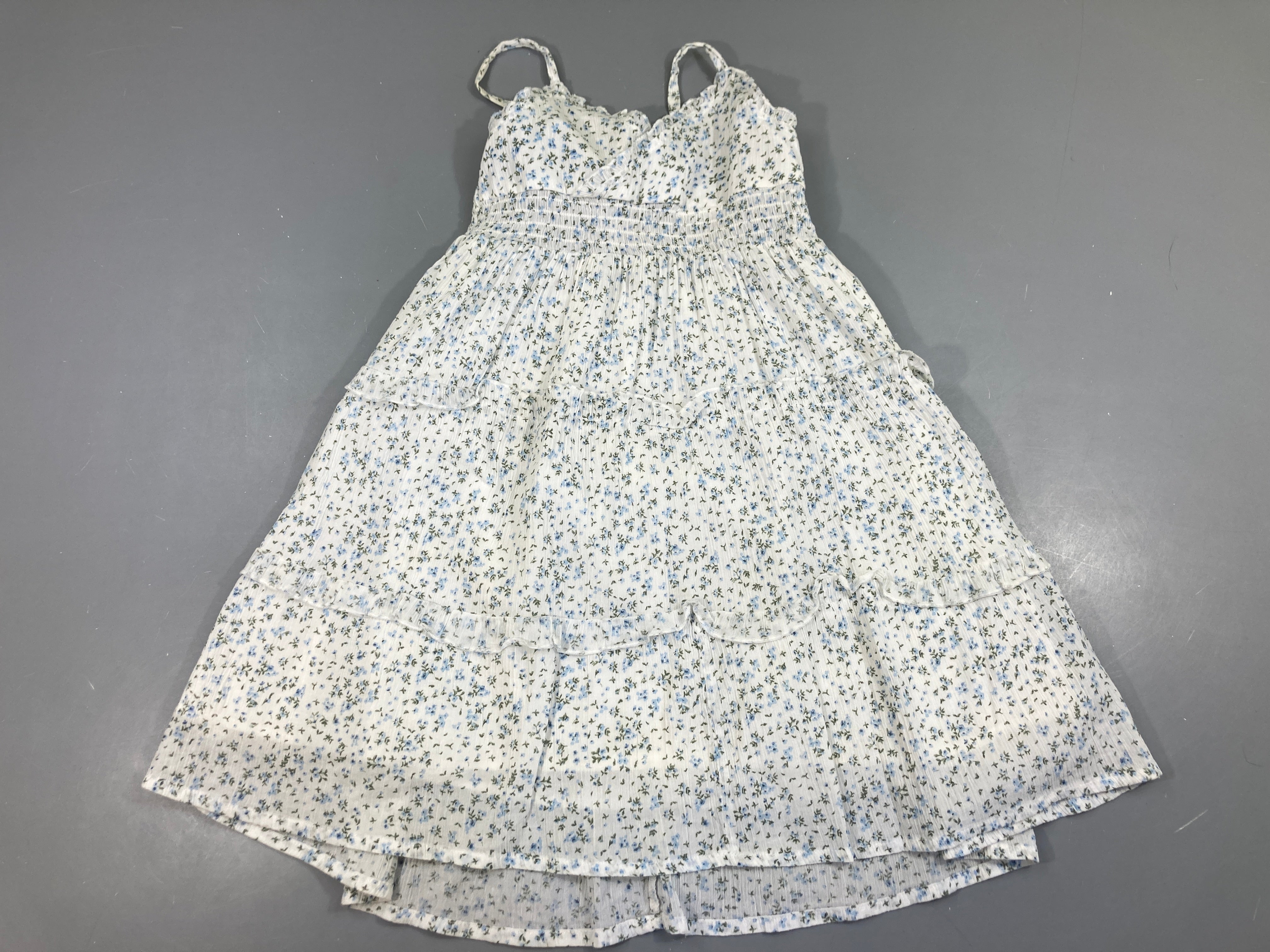 Robe fines bretelles blanche fleurs bleues