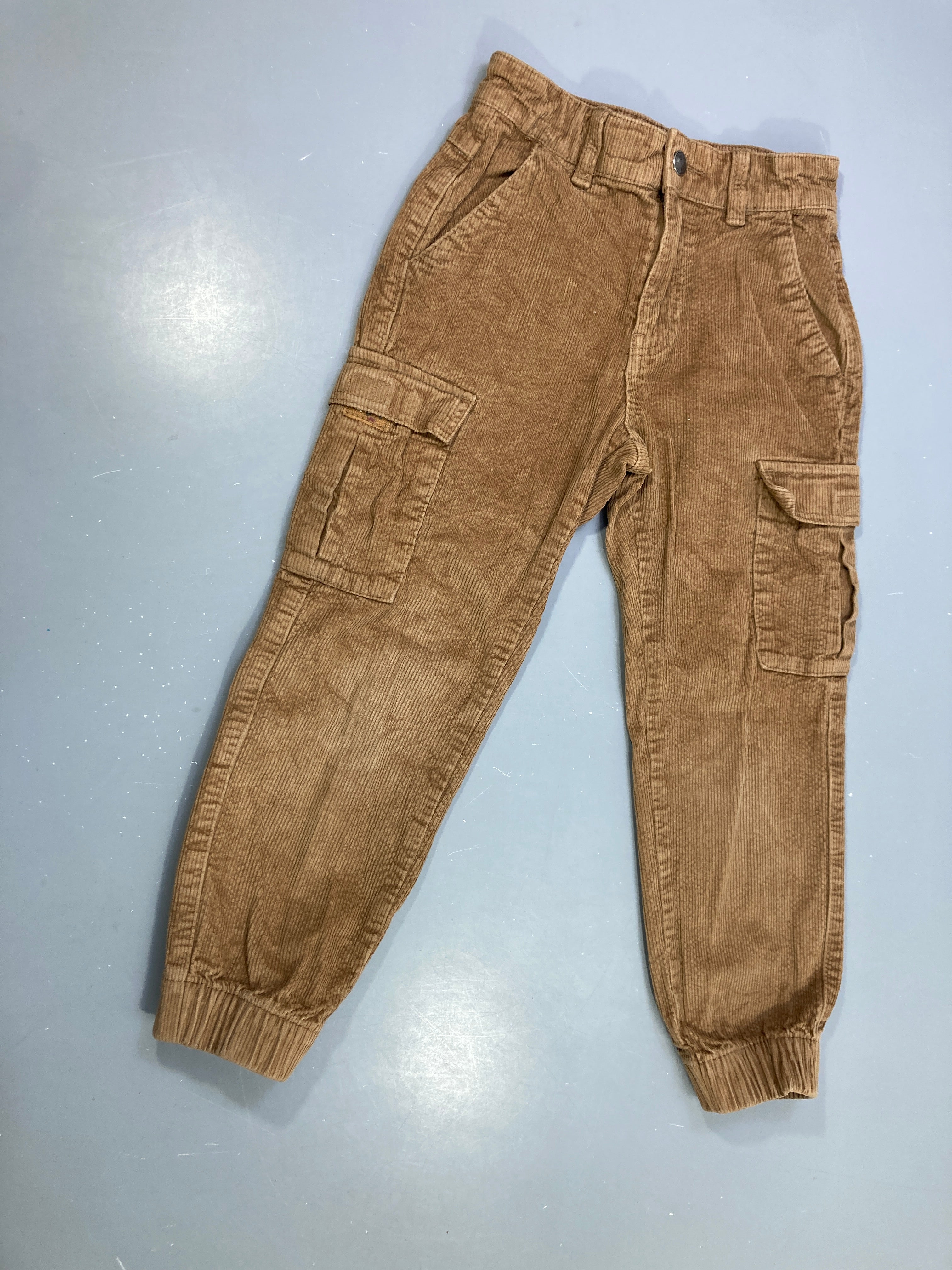 Pantalon cargo velours côtelé brun