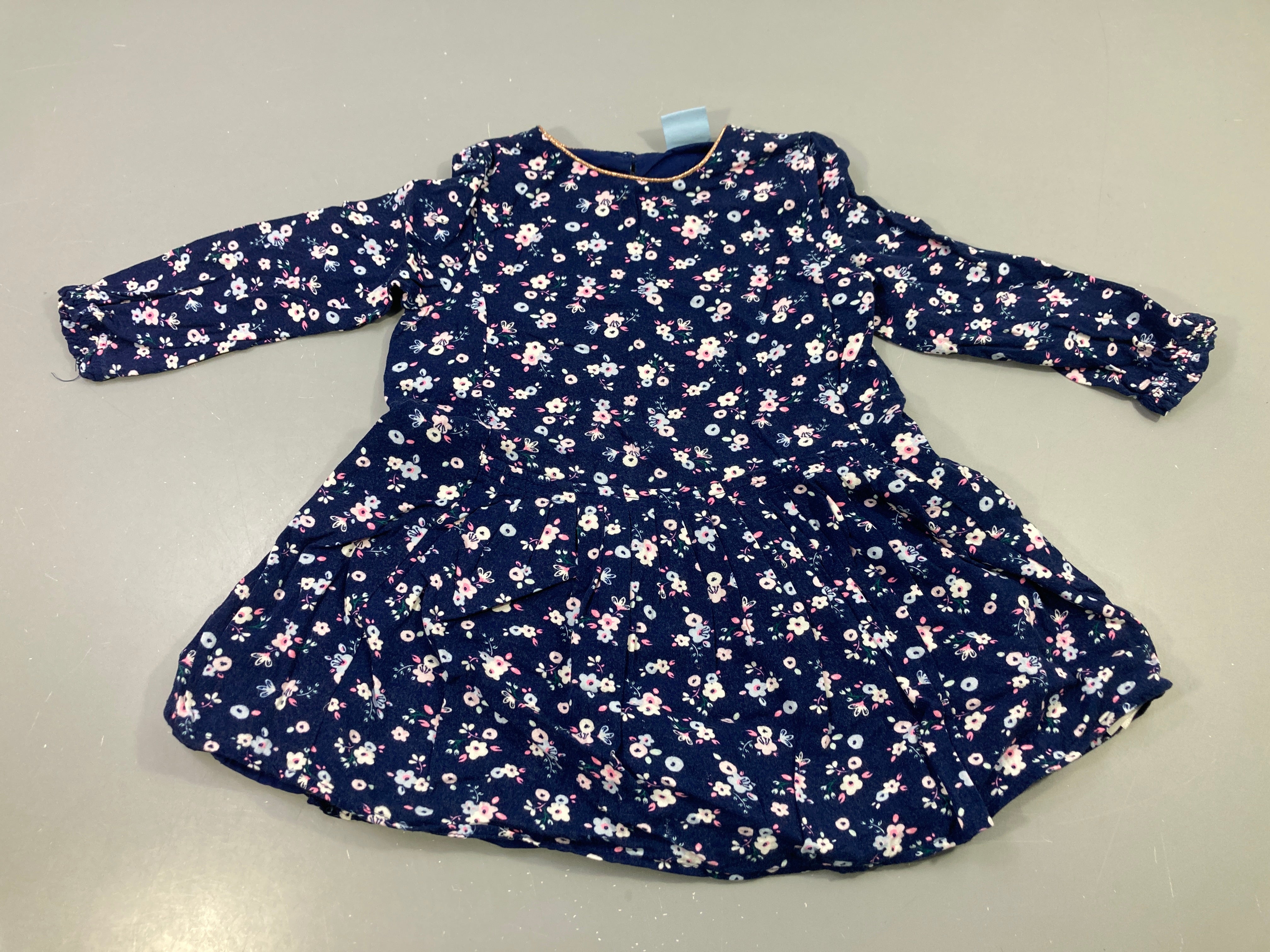 Robe m.l marine fleurie, col doré