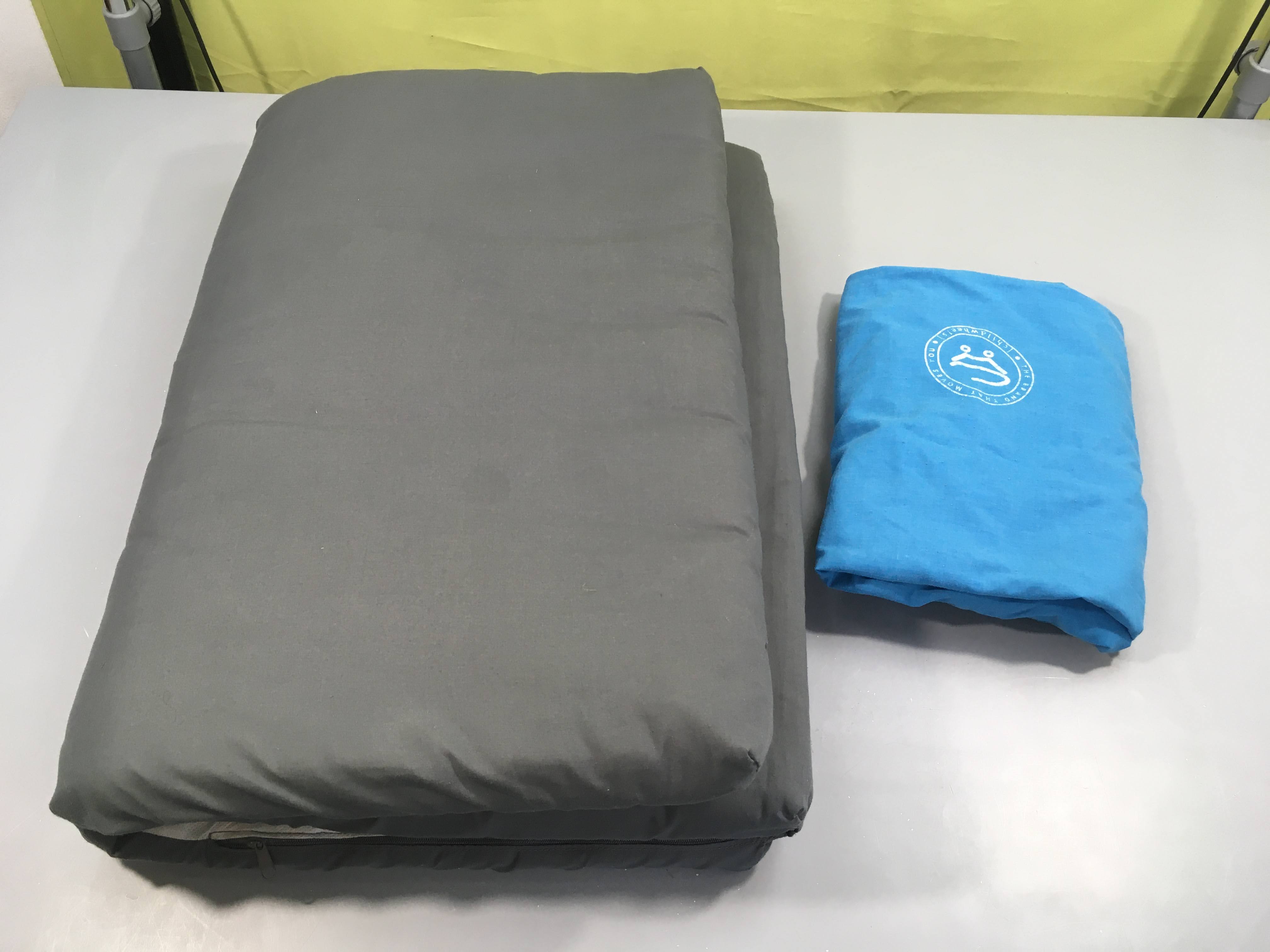 Matelas fin pour lit parapluie + moustiquaire + draps