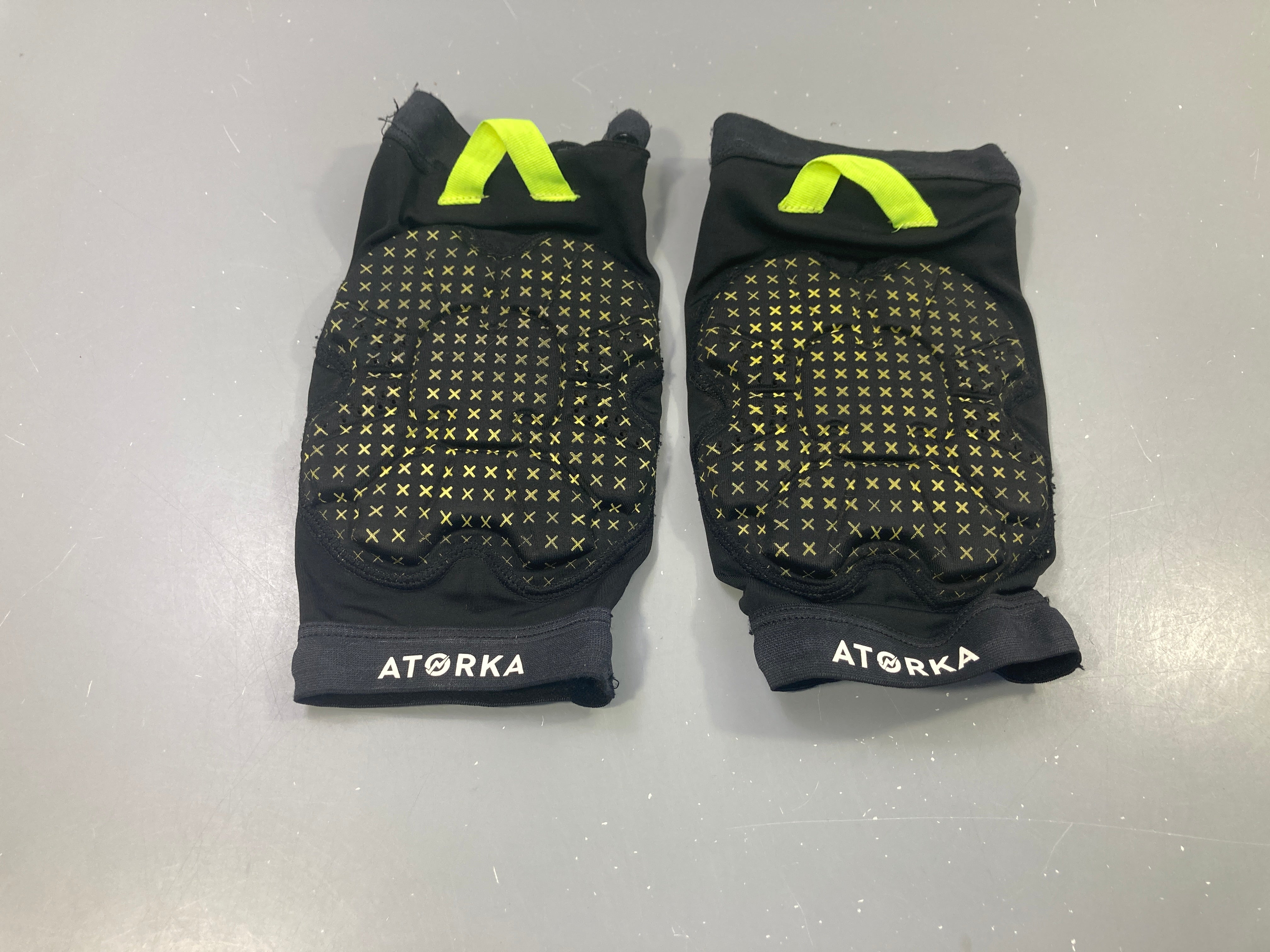 Genouillères de Handball HKP500 noires Atorka