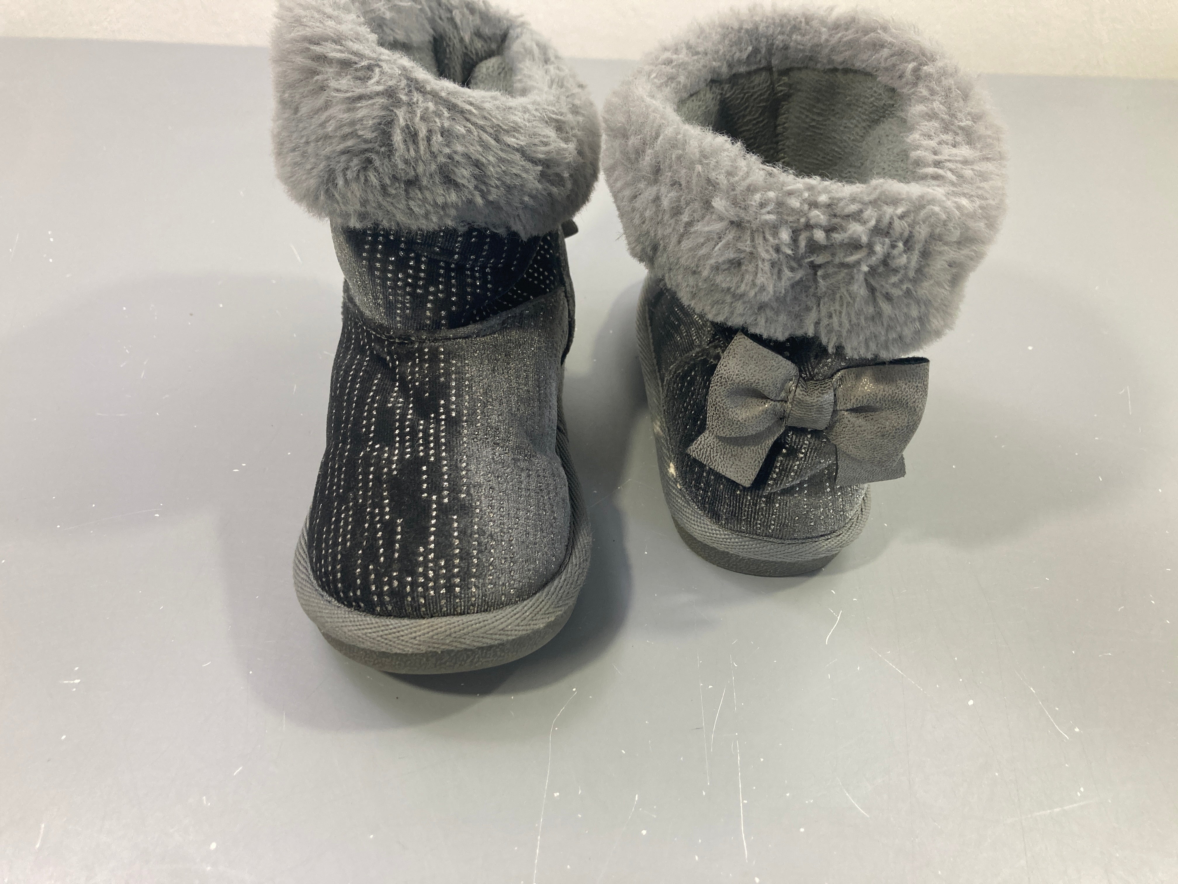 Bottes grises pailletées noeud fourrure