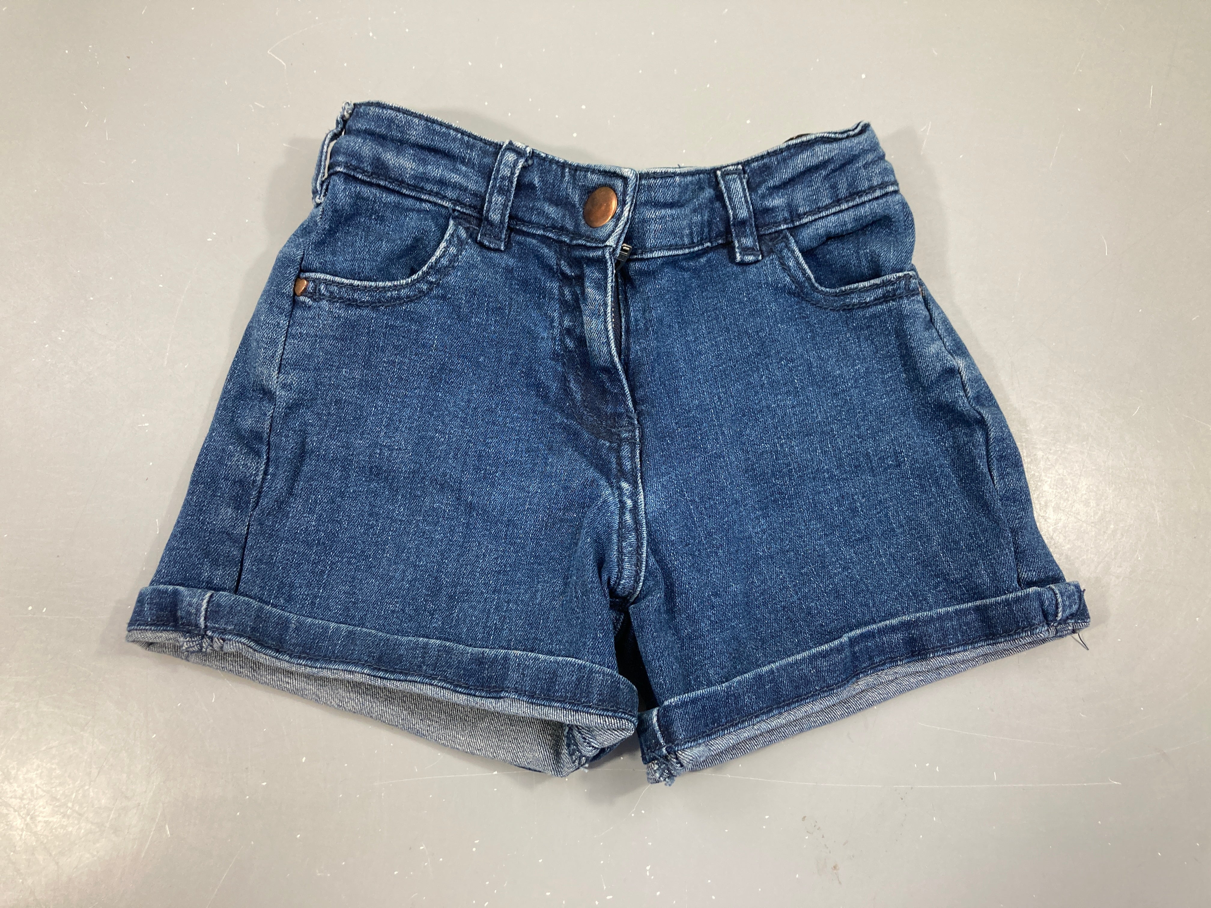 Short denim à revers
