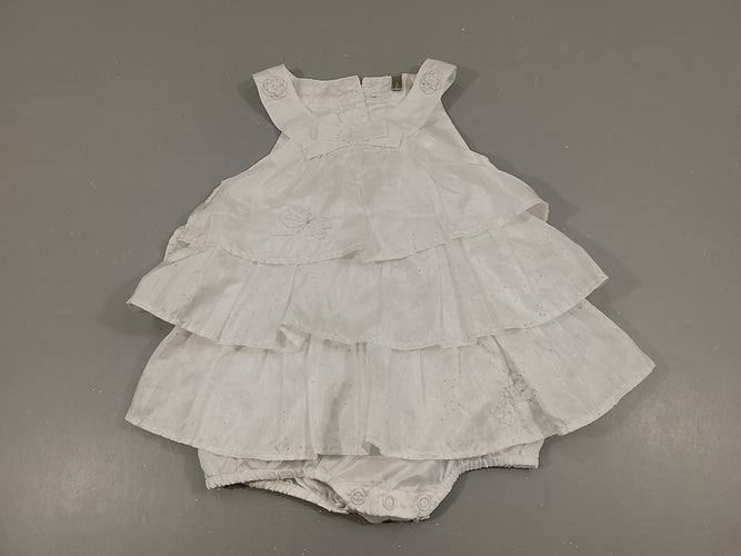 Robe s.m blanche satinée , broderies papillon, fleurs argenté, paillettes argentées (manque quelques unes) avec bloomer intégré, moins cher chez Petit Kiwi