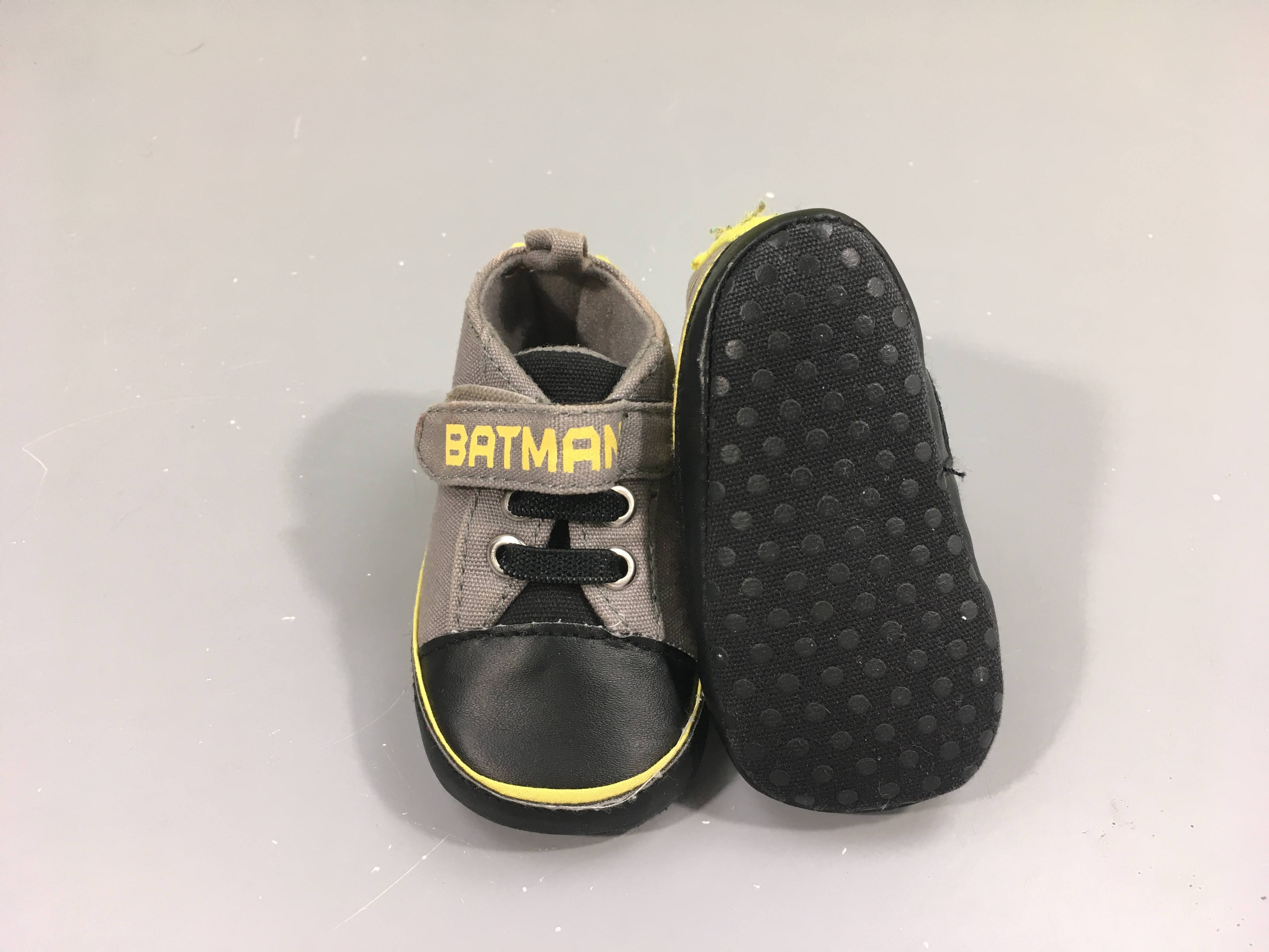 Chaussons souples gris Batman