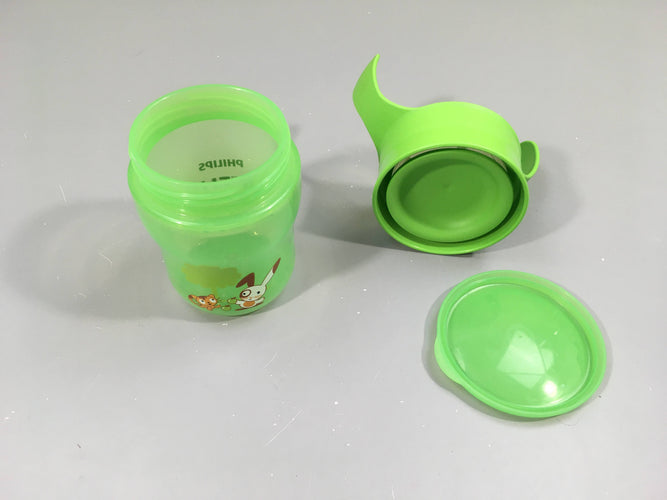 Tasse d'apprentissage verte, état neuf, moins cher chez Petit Kiwi